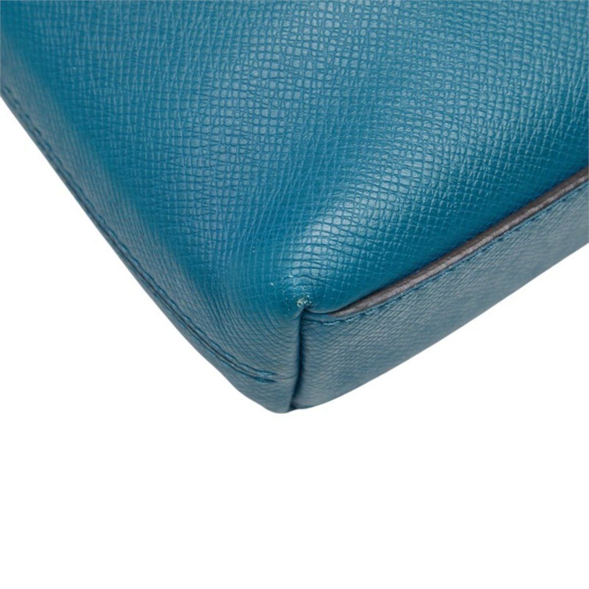 Louis Vuitton Taiga Blue Taiga Leather Messenger Bag Shoulder Bag (Pre-Owned)