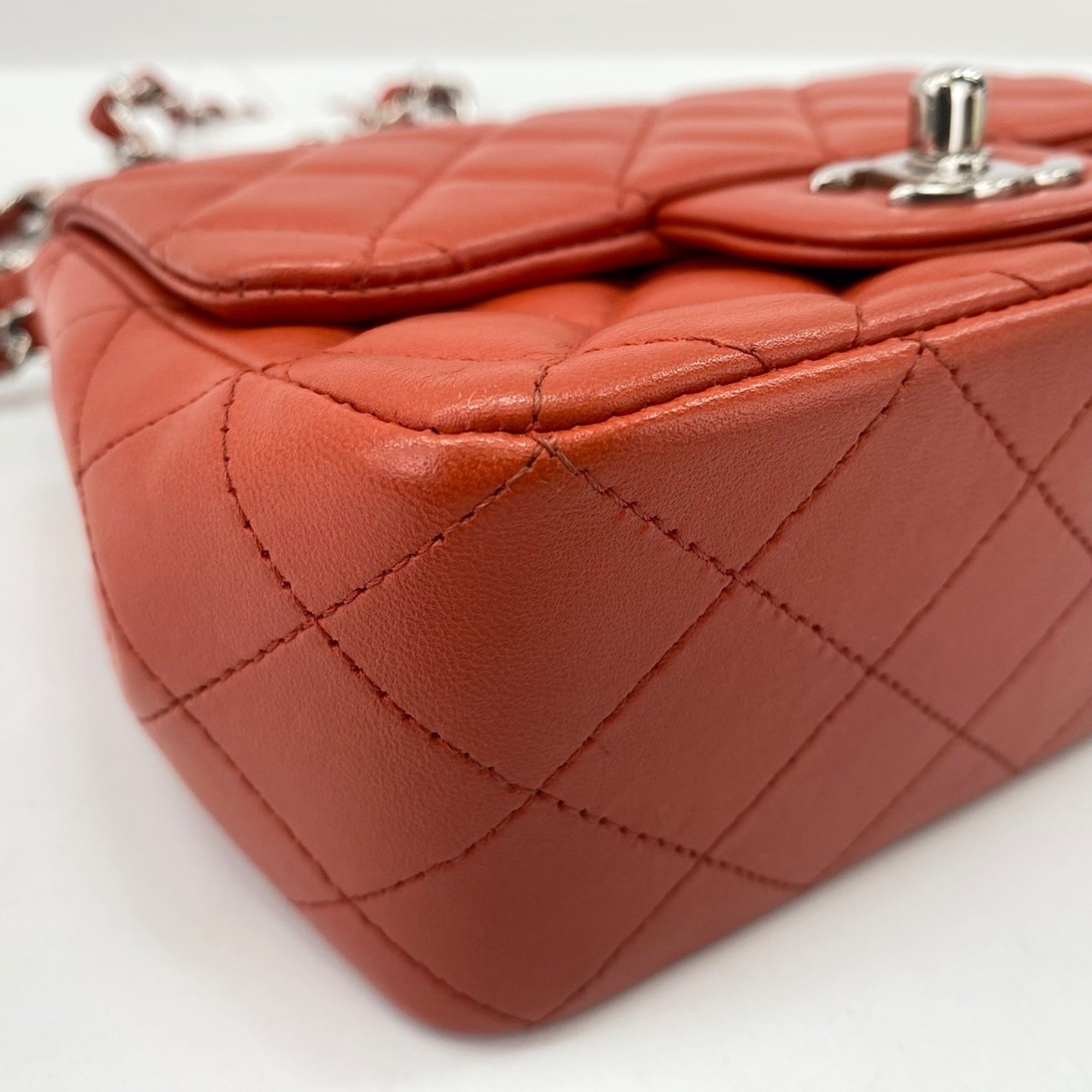 Chanel Orange Shoulder Bag (Pre-Owned)