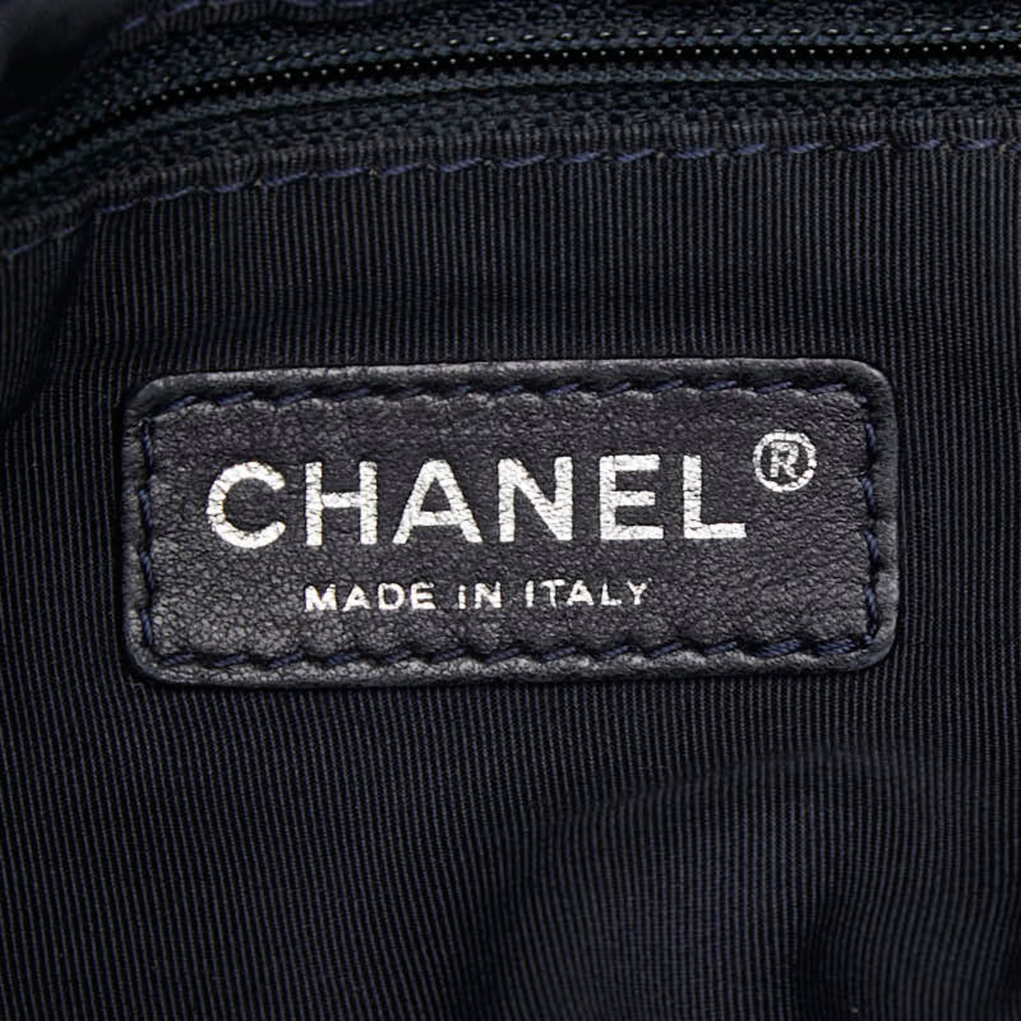 Chanel Navy Leather Tote Bag (Pre-Owned)