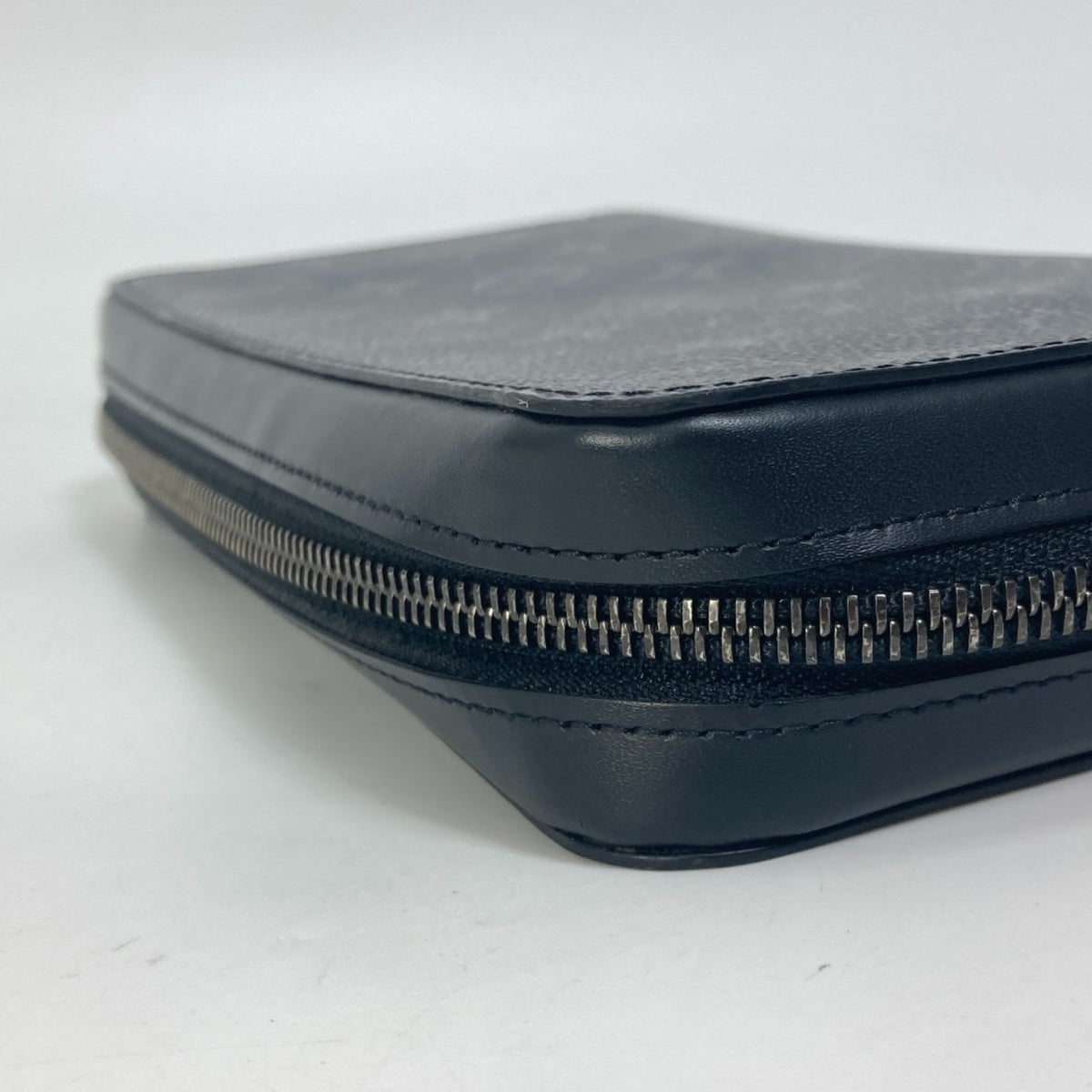 Louis Vuitton Black Monogram Eclipse Canvas Long Wallet (Bi-Fold) (Pre-Owned)