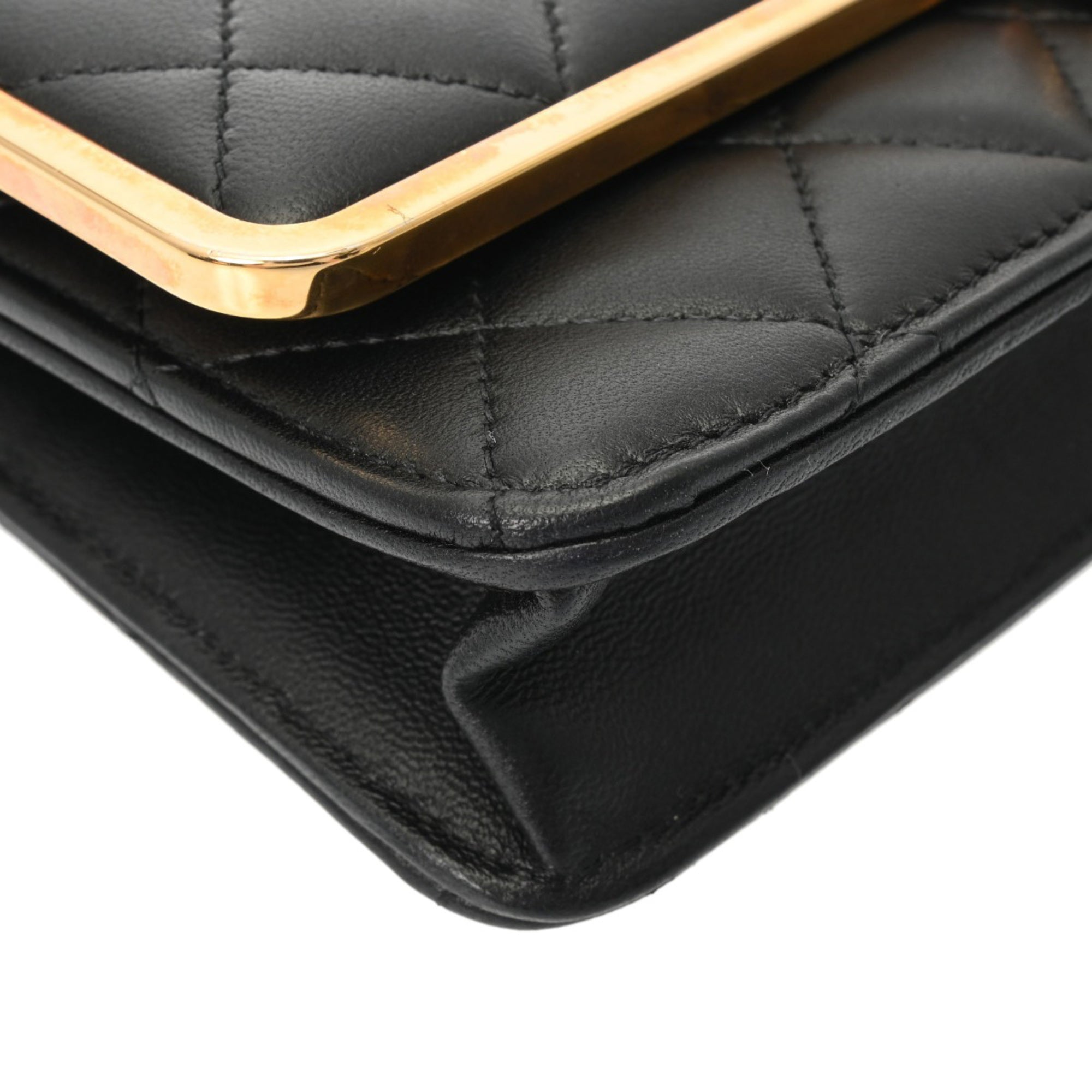 Chanel Black Leather Shoulder Bag (Pre-Owned)