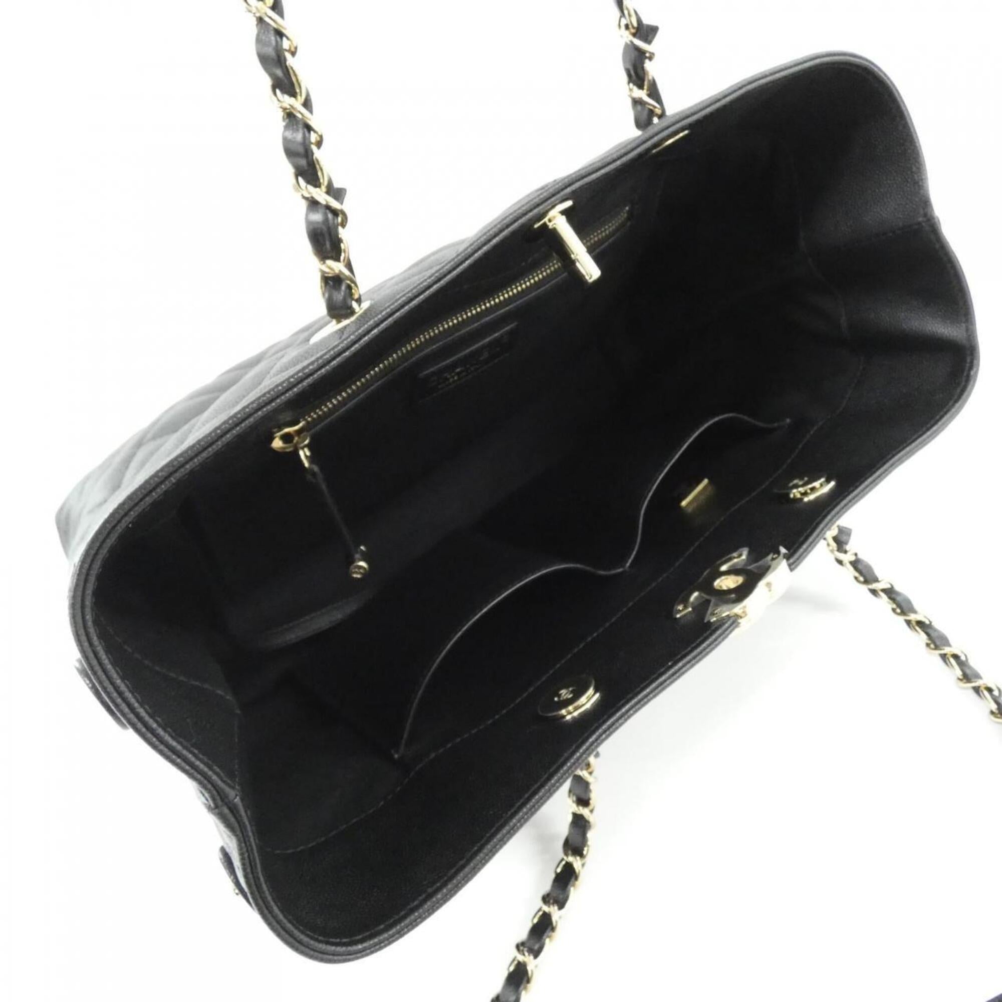 Chanel Black Grained Calfskin Handbag (Pre-Owned)