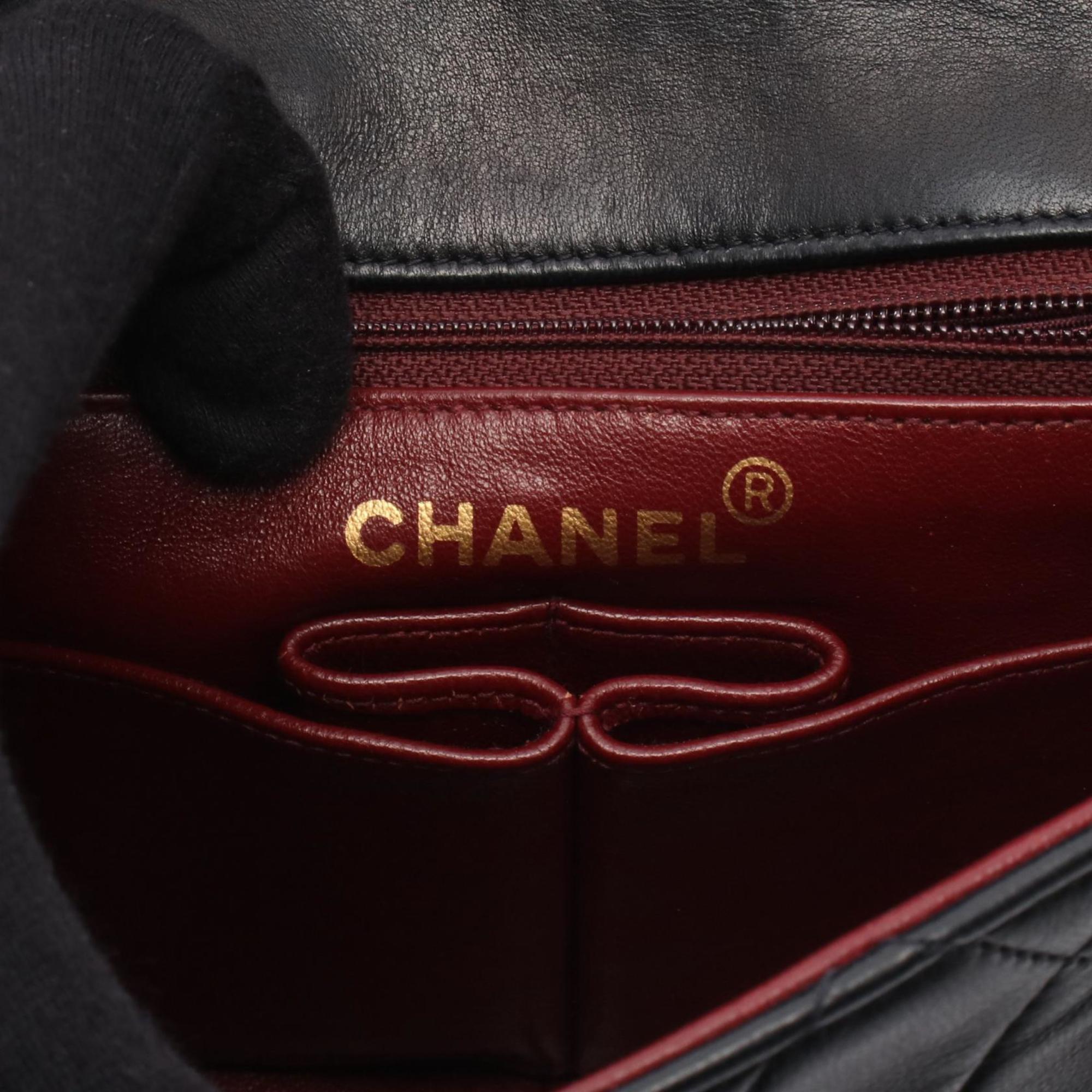 Chanel Black Leather Shoulder Bag (Pre-Owned)