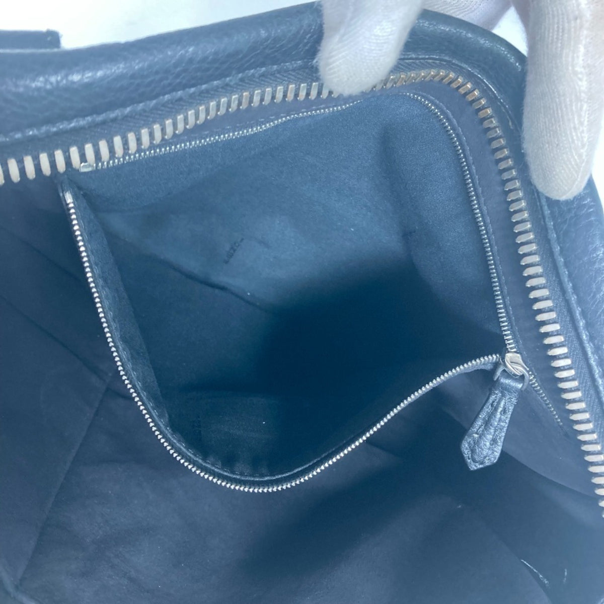 Fendi Black Red Color Leather Shoulder Bag (Pre-Owned)