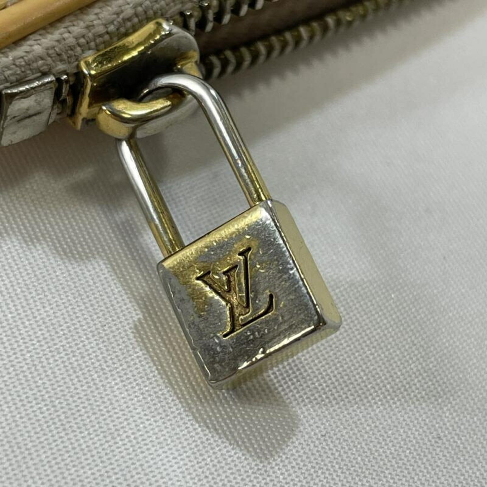 Louis Vuitton Yellow Monogram Vernis Pochette (Pre-Owned)