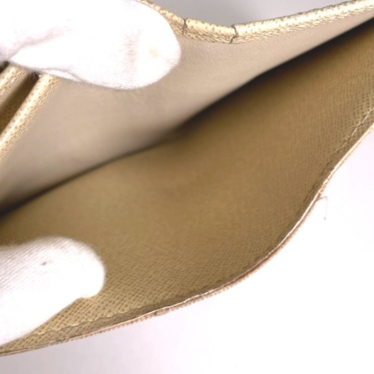 Louis Vuitton Wallet (Bi-Fold) (Pre-Owned)