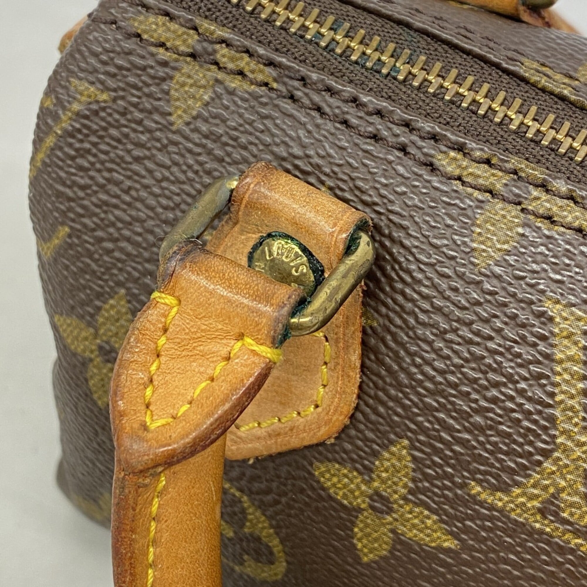 Louis Vuitton Brown Handbag (Pre-Owned)