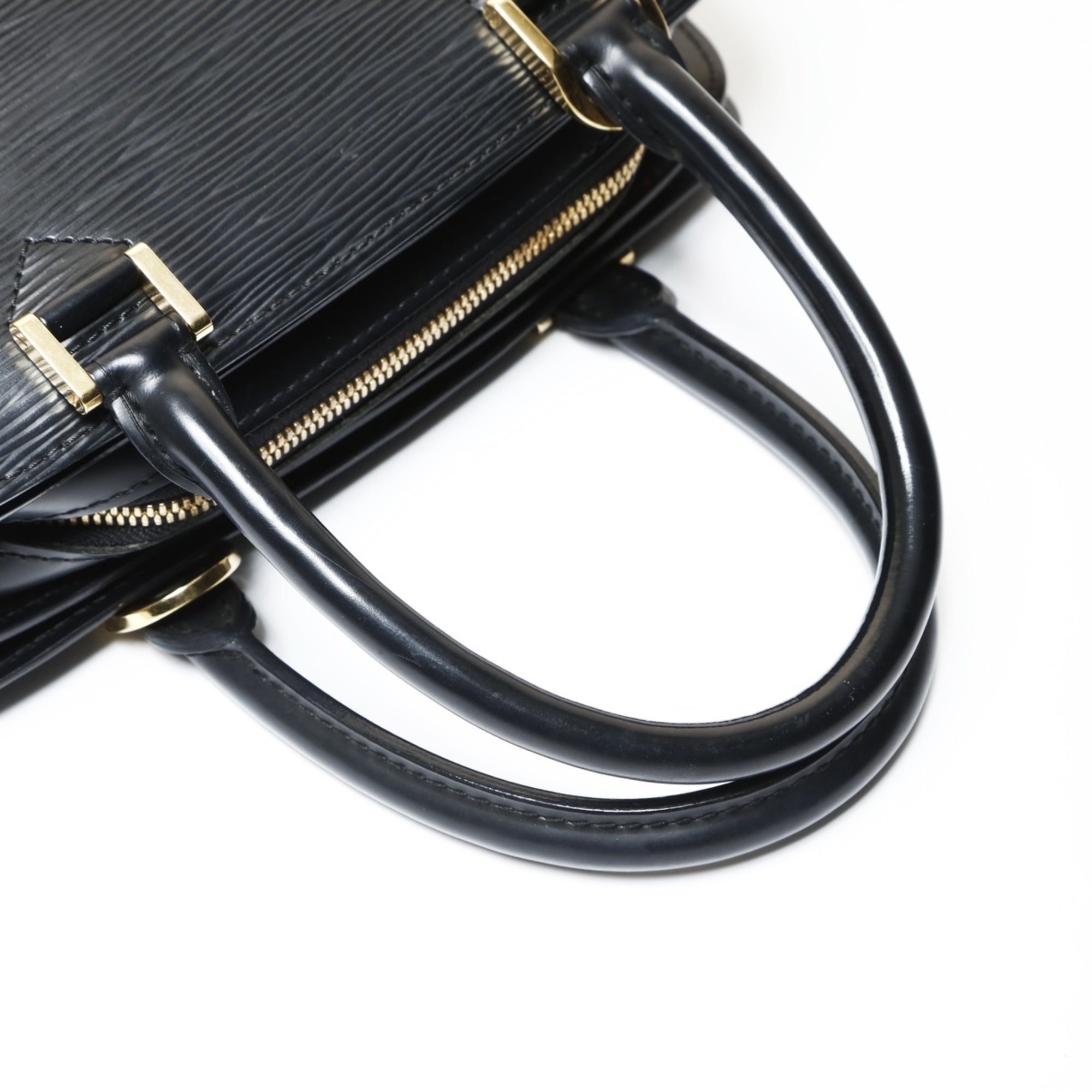 Louis Vuitton Black Handbag (Pre-Owned)