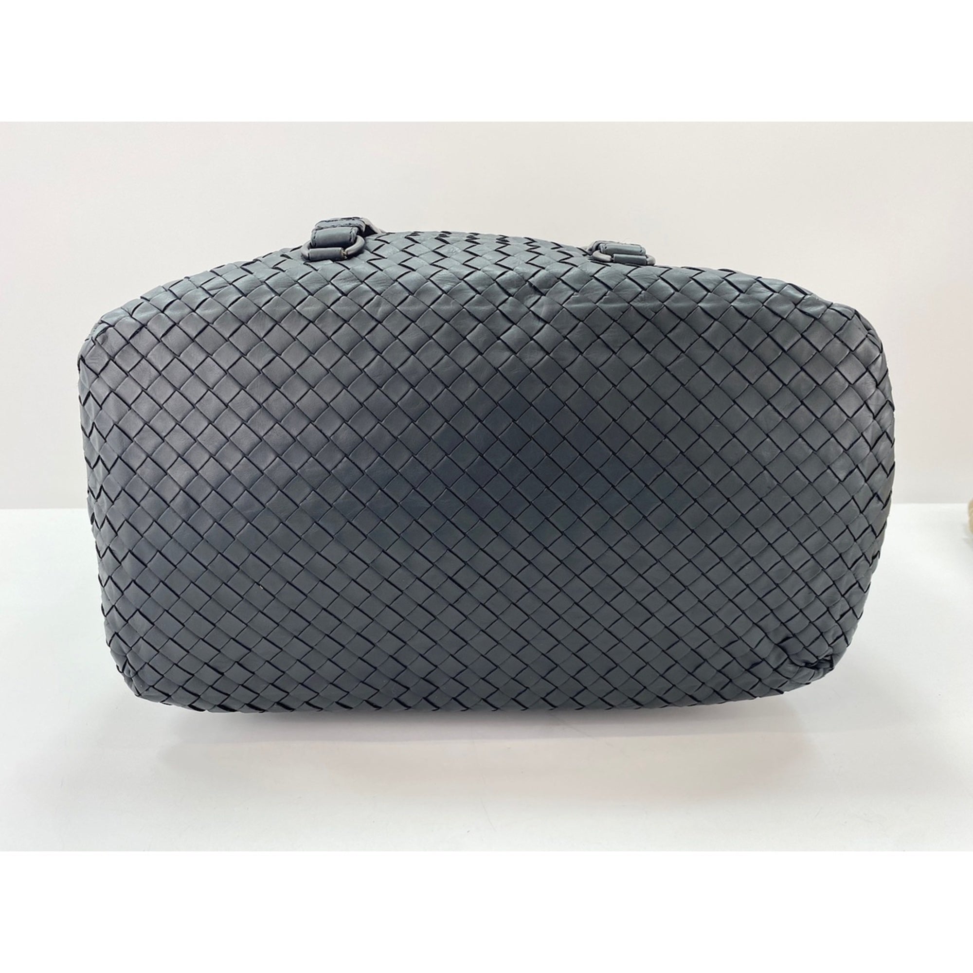 Bottega Veneta Black Leather Shoulder Bag (Pre-Owned)