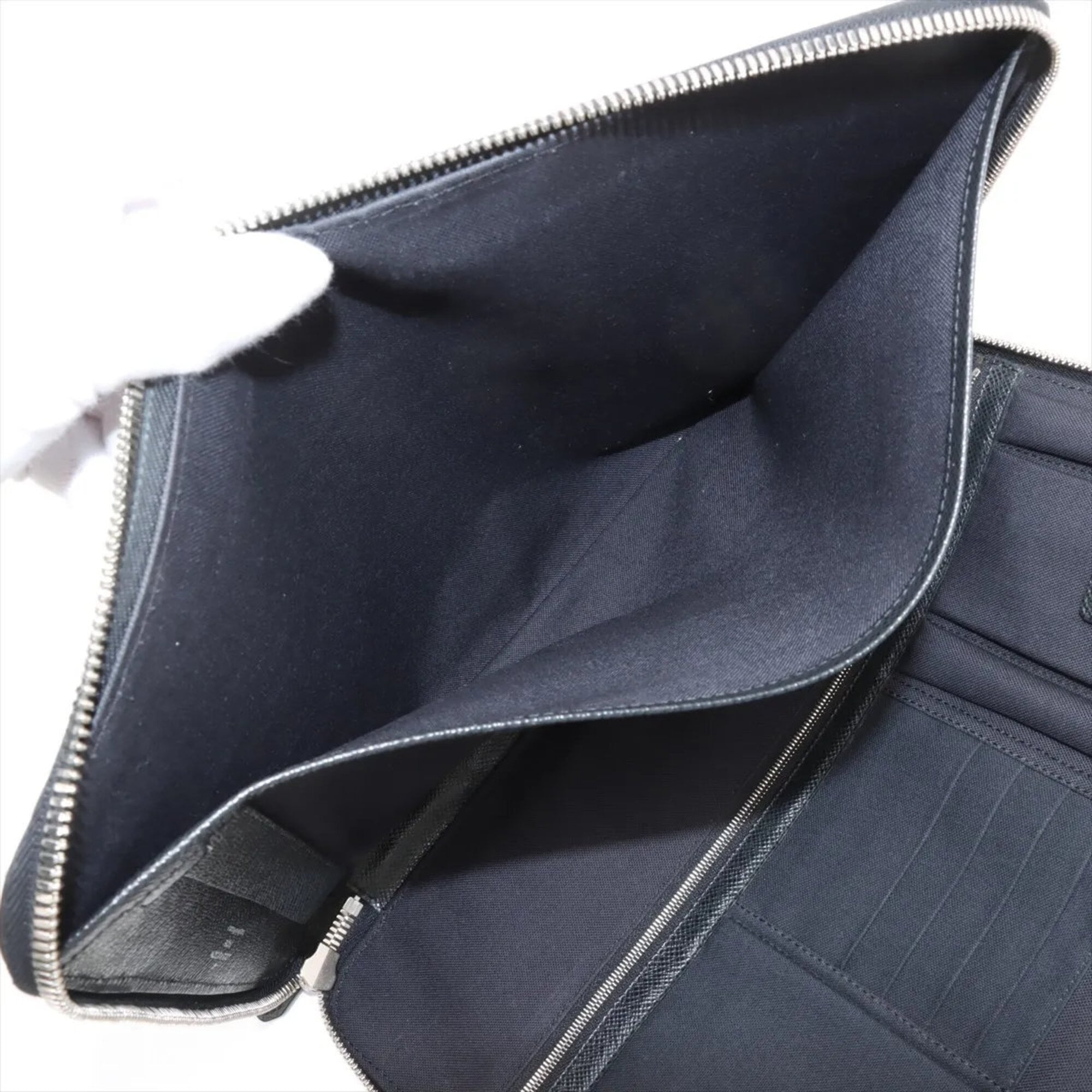 Louis Vuitton Taiga Ardoise Leather Handbag (Pre-Owned)