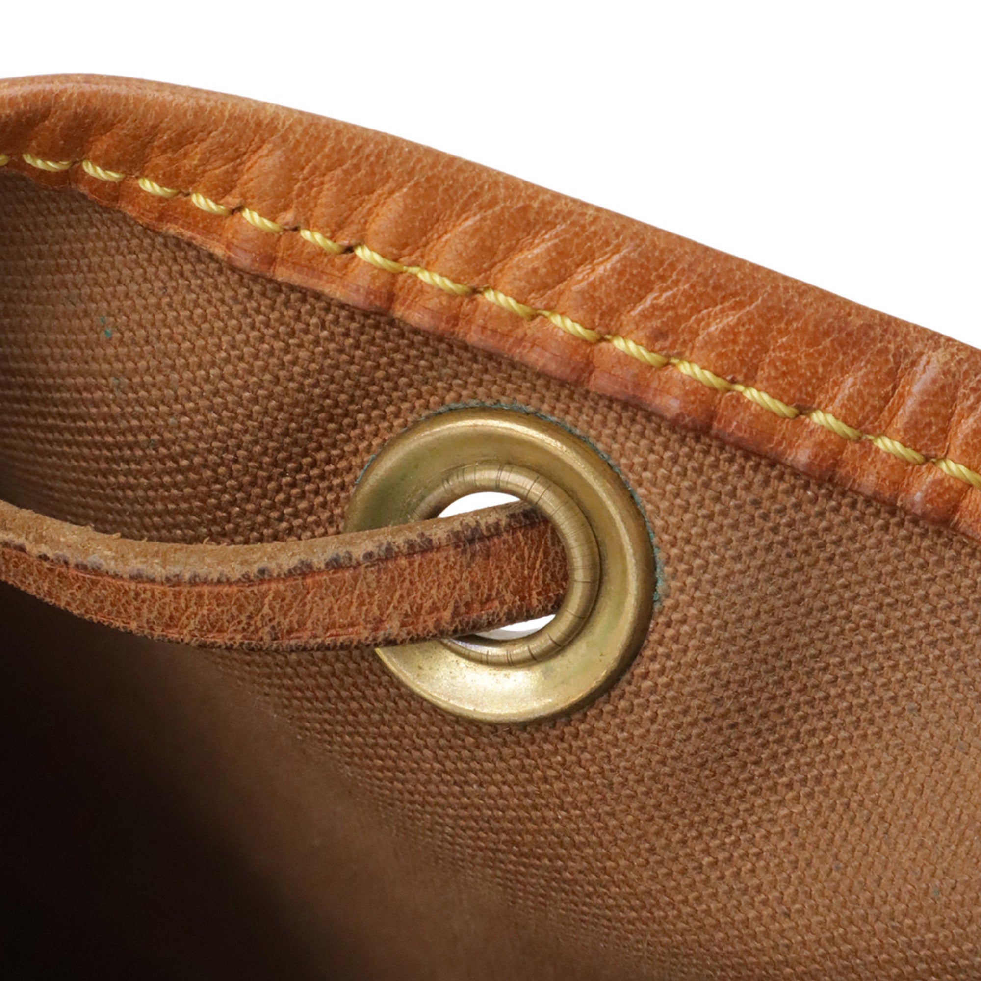 Louis Vuitton Brown Monogram Monogram Shoulder Bag (Pre-Owned)