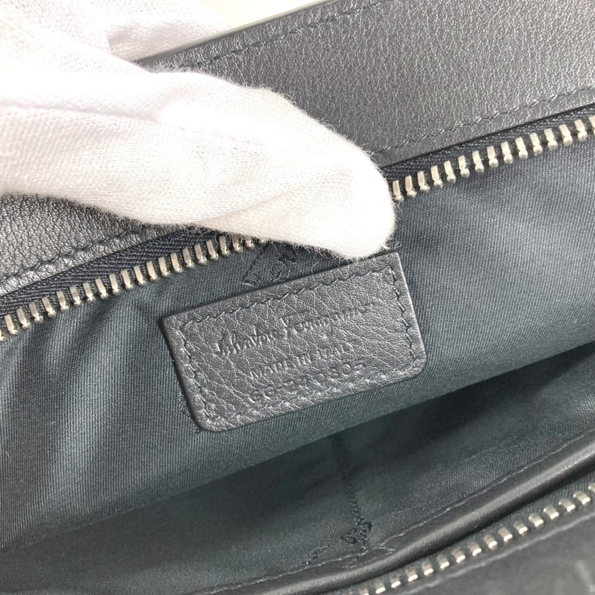 Salvatore Ferragamo Black Leather Clutch Bag Pouch (Pre-Owned)