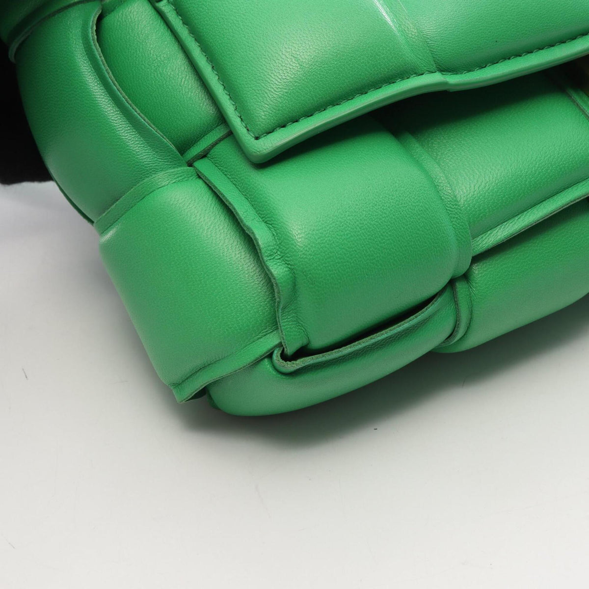 Bottega Veneta Green Leather Handbag Shoulder Bag (Pre-Owned)