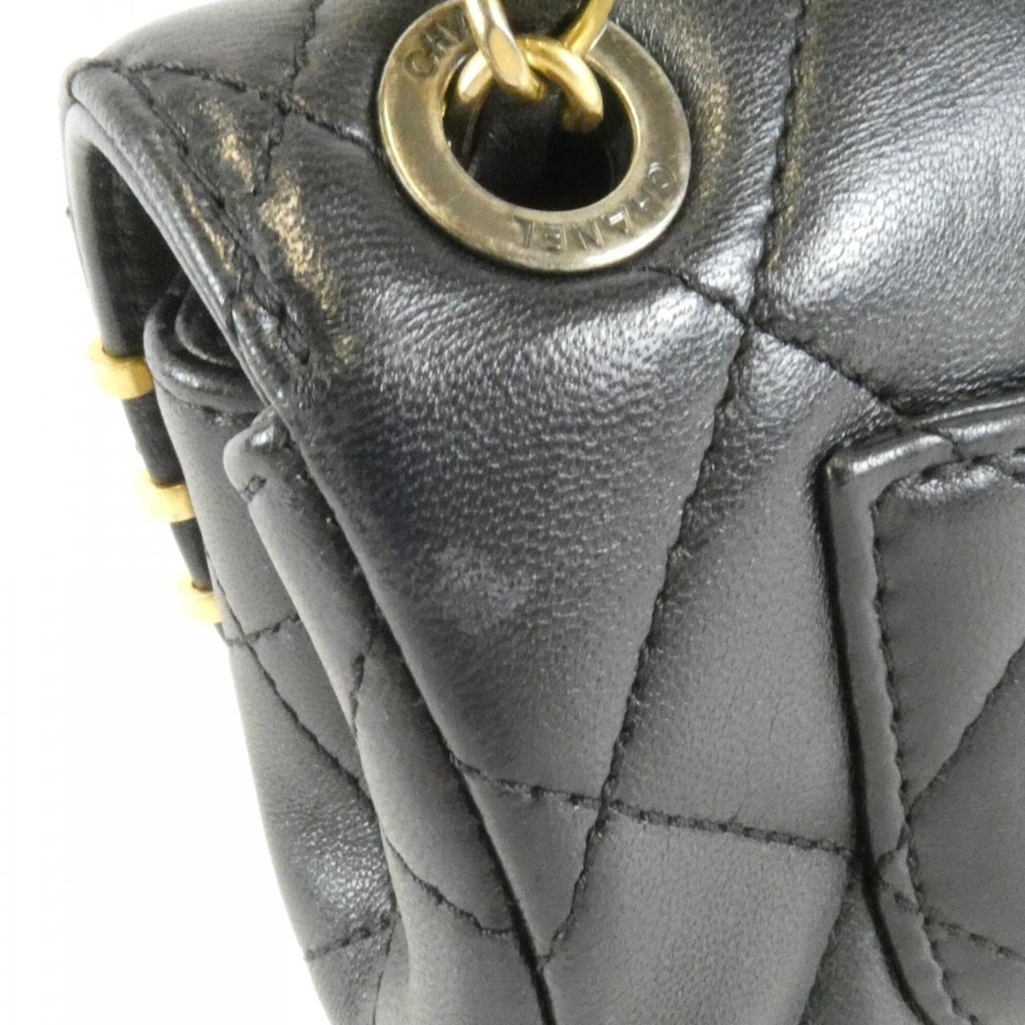 Chanel Black Leather Shoulder Bag (Pre-Owned)