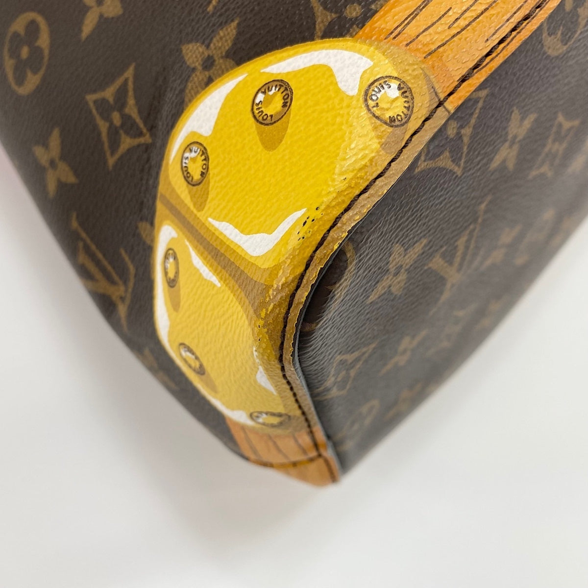 Louis Vuitton Brown Shoulder Bag (Pre-Owned)