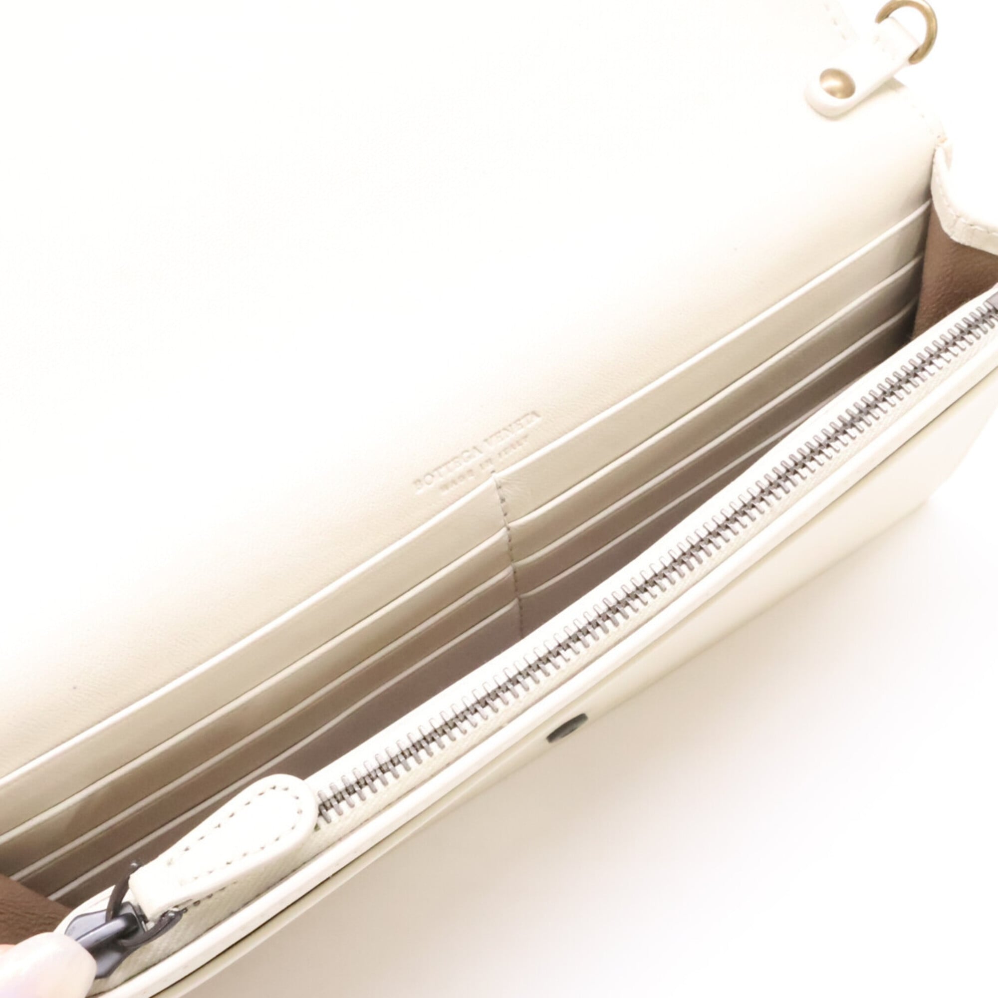 Bottega Veneta Ivory Leather Chain/Shoulder Wallet (Pre-Owned)