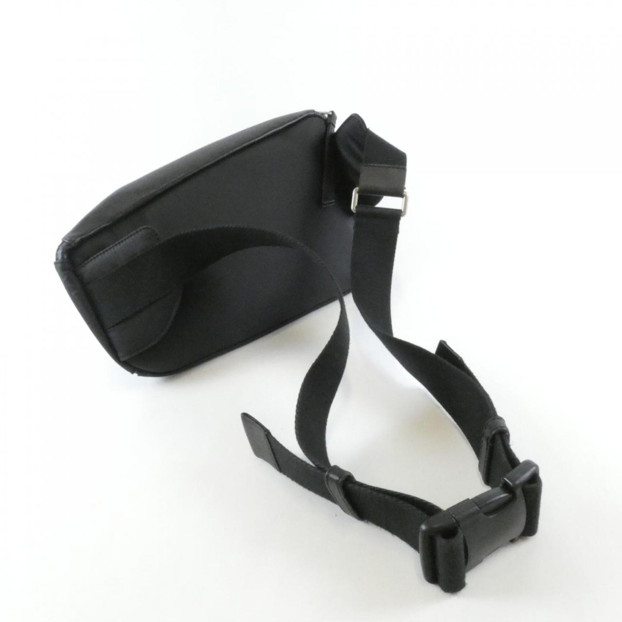 Loewe Black Nylon Leather Shoulder Bag (Pre-Owned)