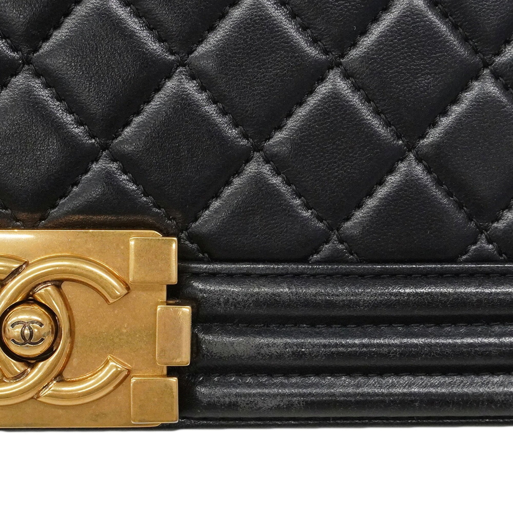 Chanel Black Leather Shoulder Bag (Pre-Owned)
