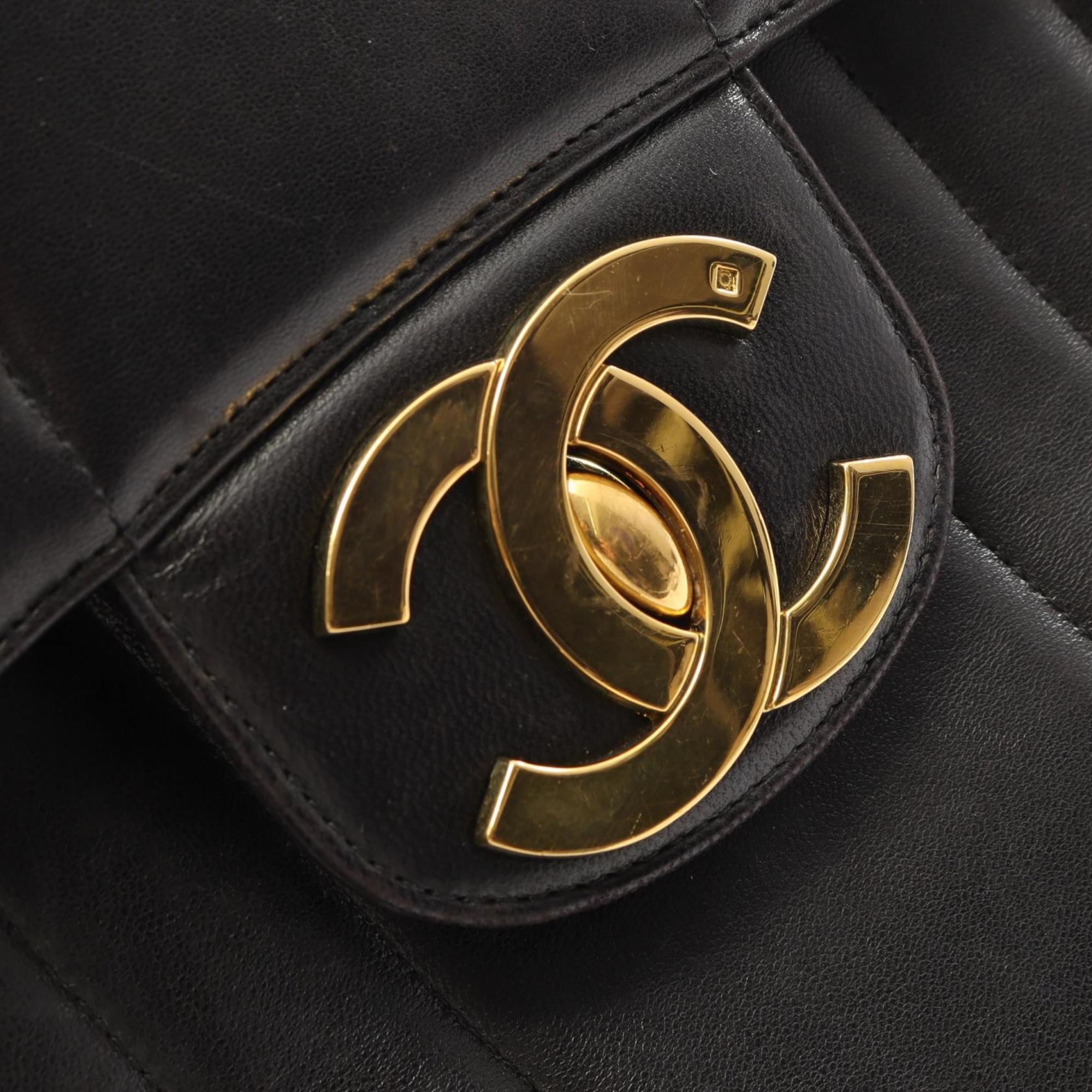 Chanel Black Leather Handbag Shoulder Bag (Pre-Owned)
