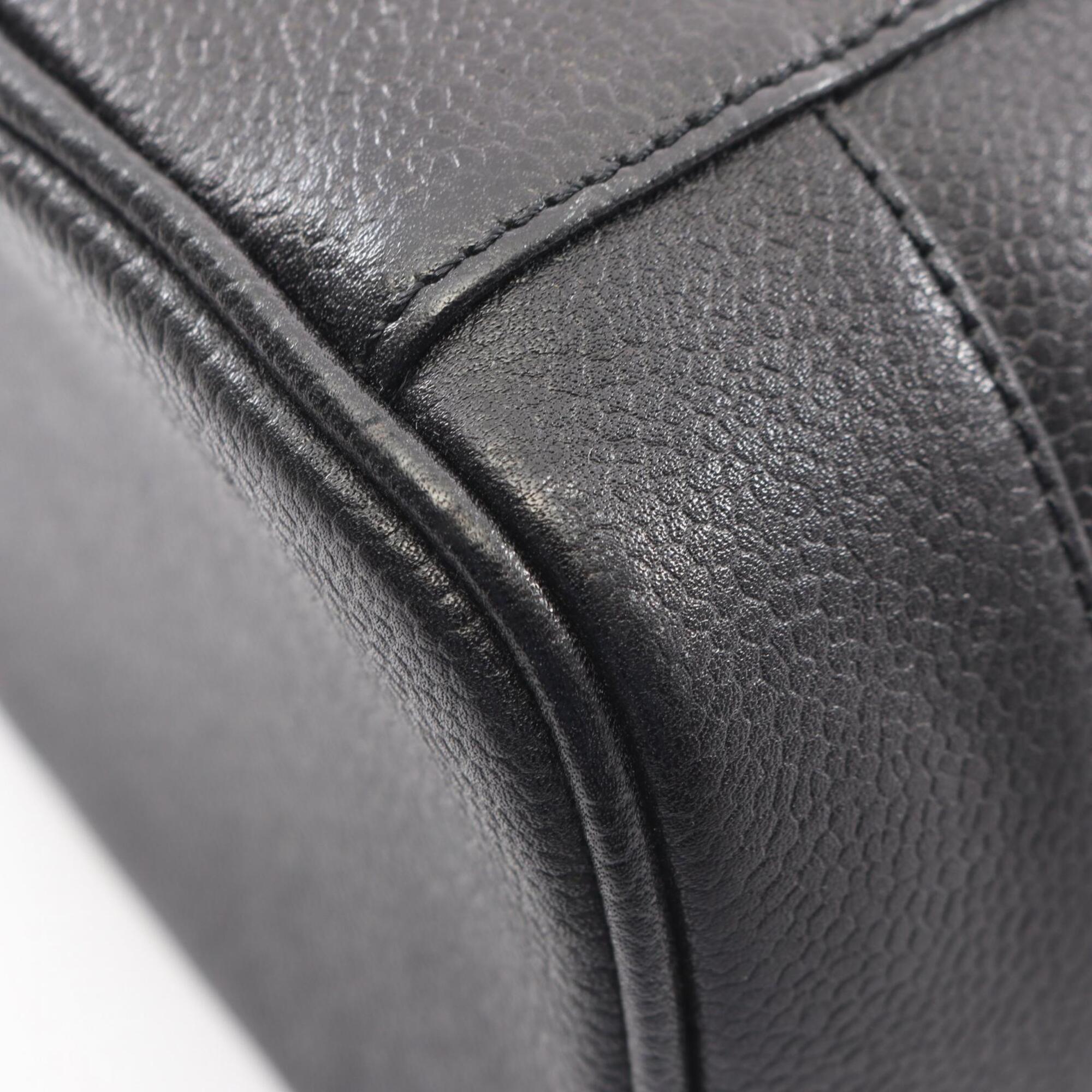 Chanel Black Grained Calfskin Handbag (Pre-Owned)