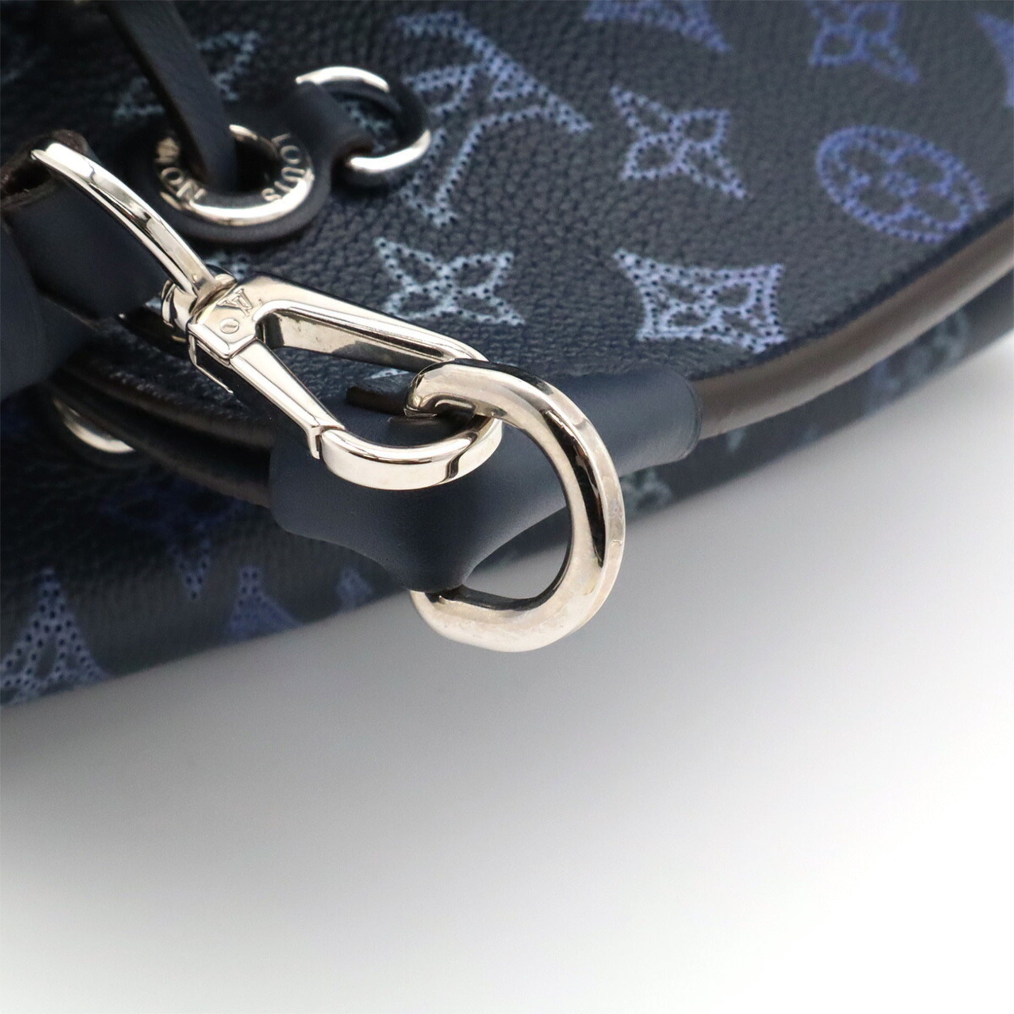 Louis Vuitton Blue Navy Mahina Leather Leather Shoulder Bag Tote Bag (Pre-Owned)