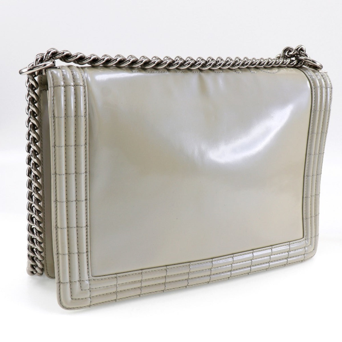 Chanel White Leather Shoulder Bag (Pre-Owned)