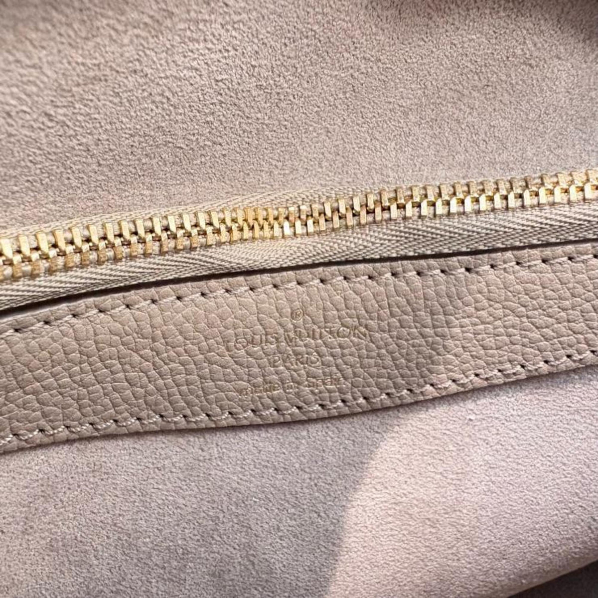 Louis Vuitton Beige Ivory Tourterelle Shoulder Bag (Pre-Owned)