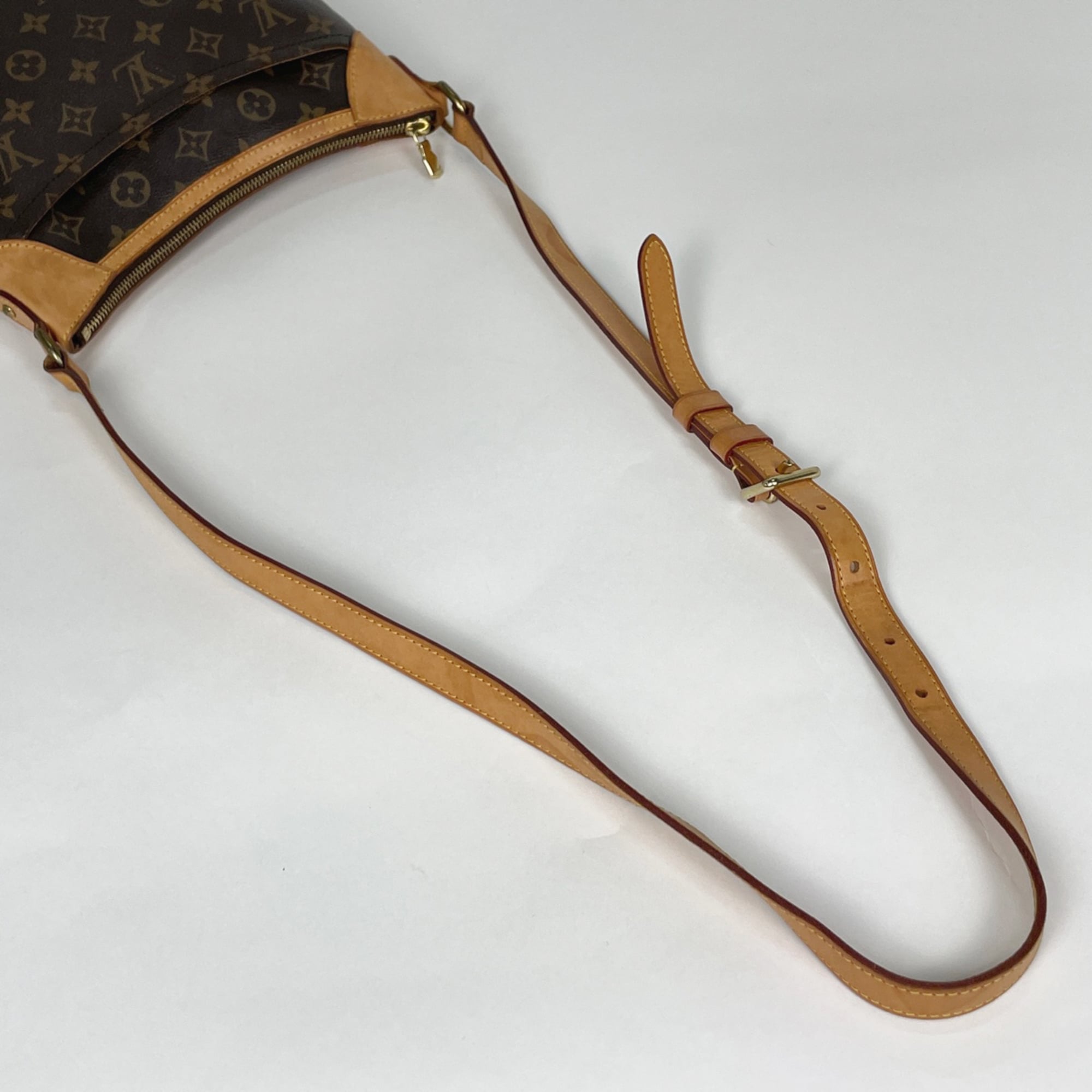 Louis Vuitton Brown Monogram Monogram Shoulder Bag (Pre-Owned)