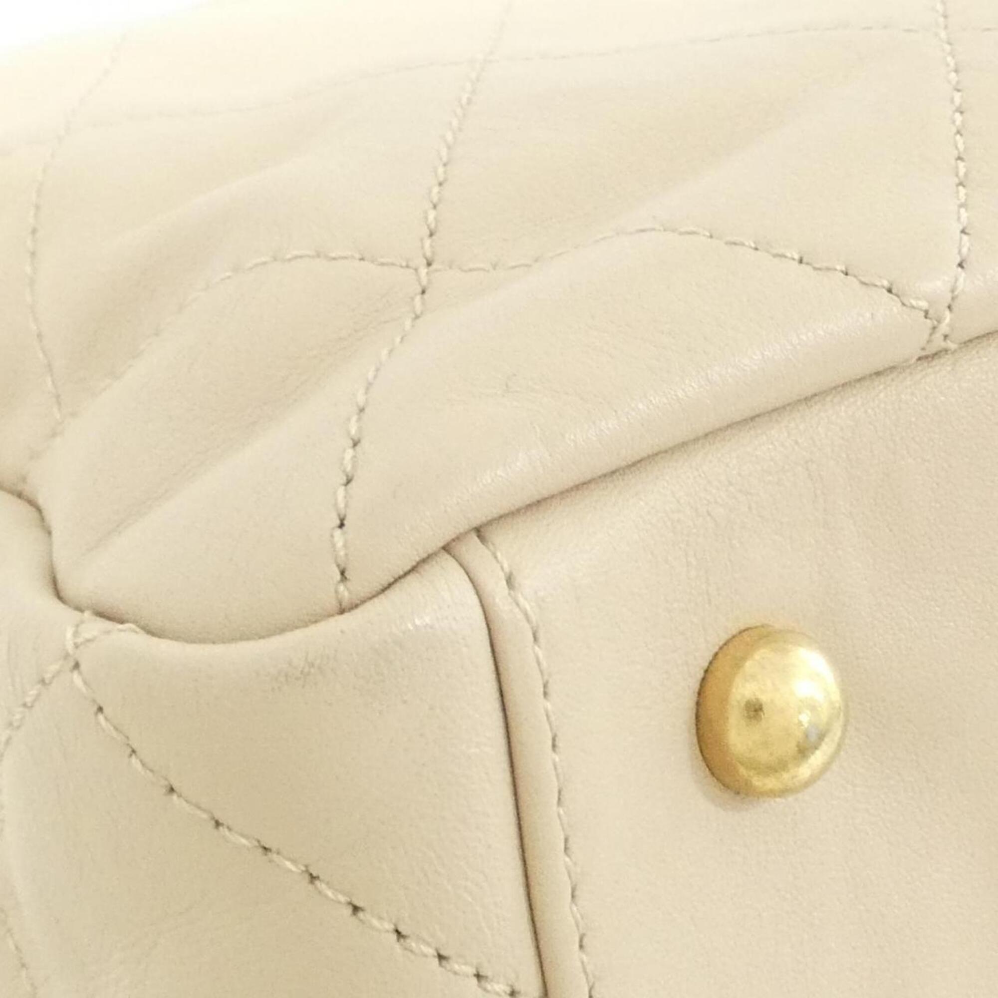 Chanel Beige Leather Handbag (Pre-Owned)