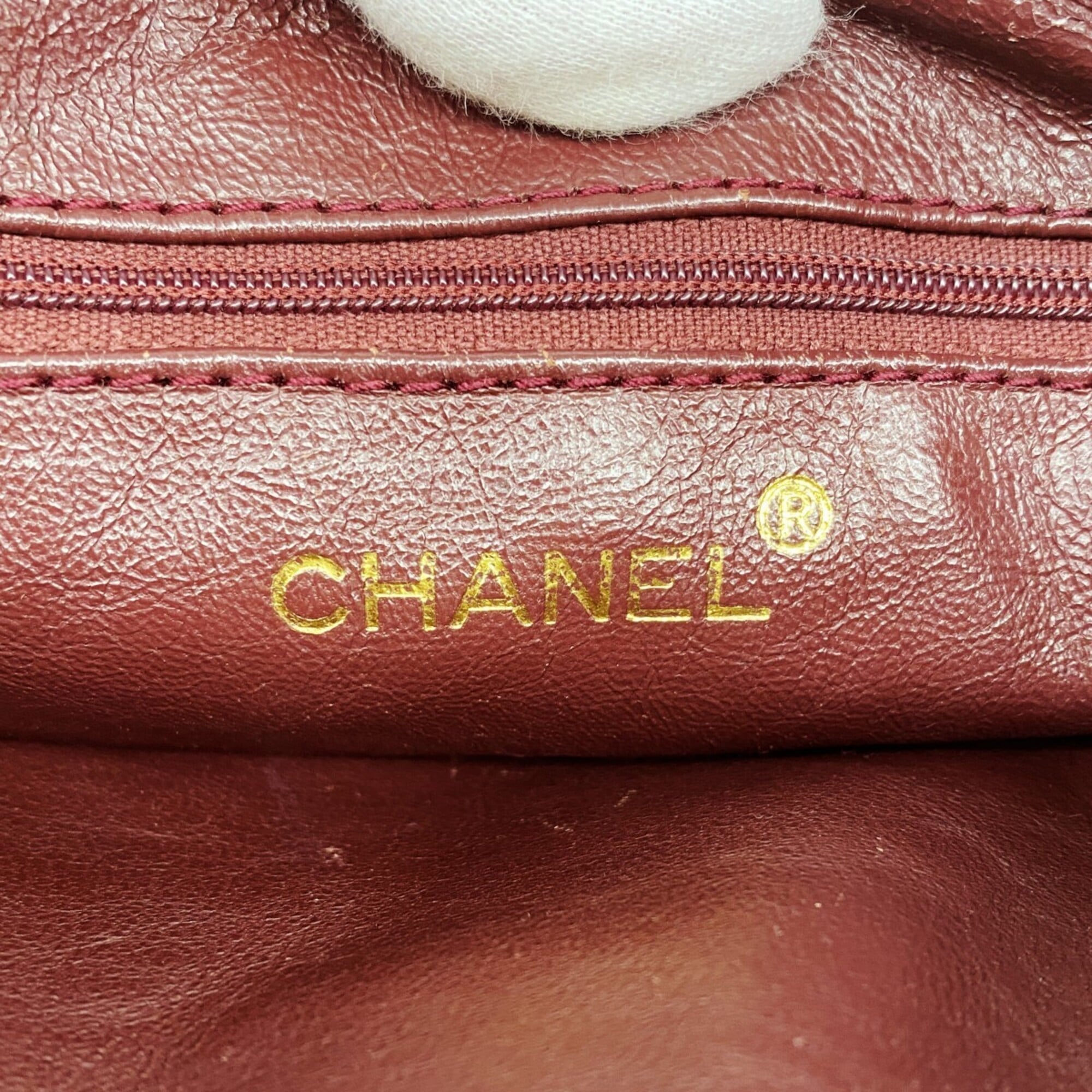 Chanel Red Color Leather Shoulder Bag (Pre-Owned)