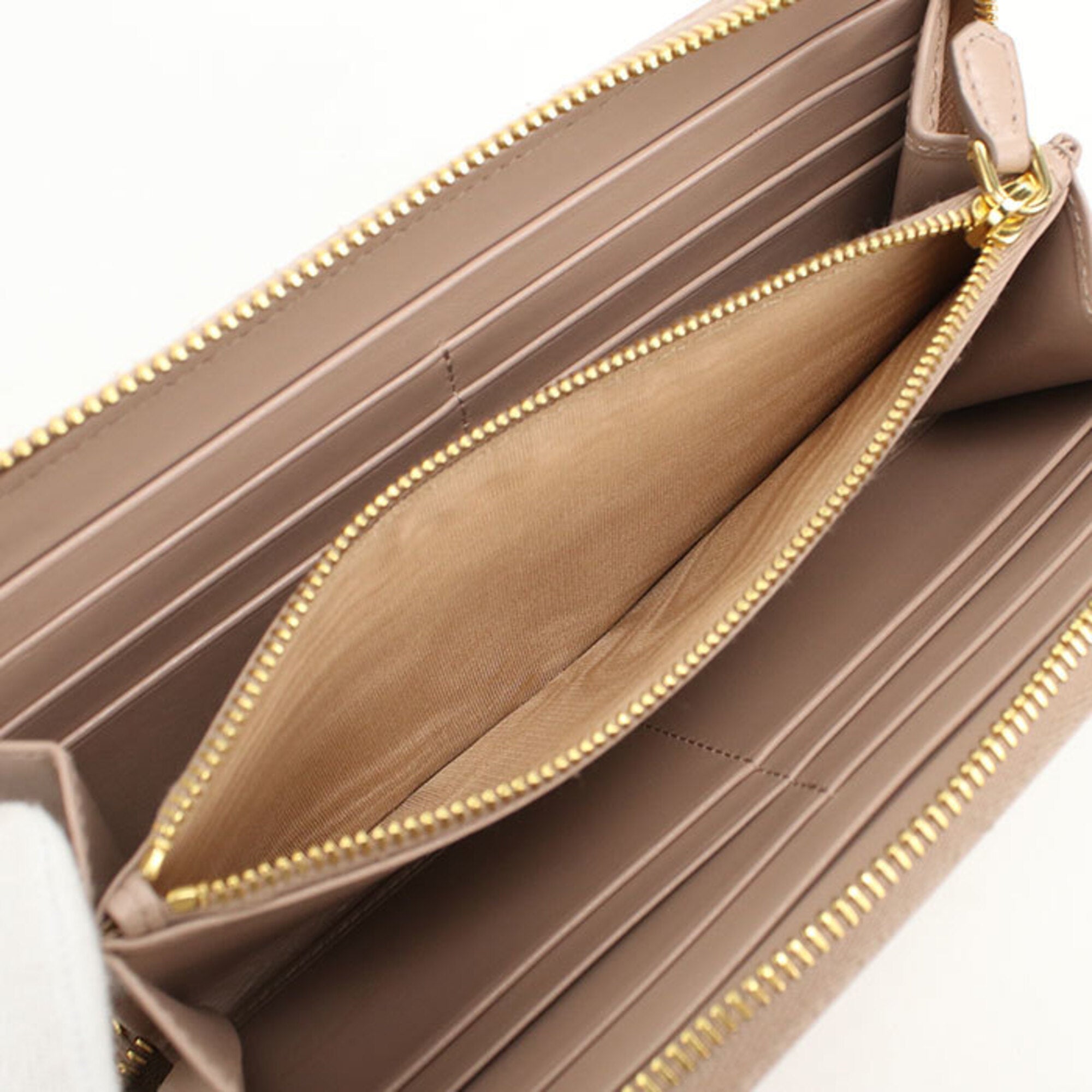 Prada Beige Leather Long Wallet (Bi-Fold) (Pre-Owned)