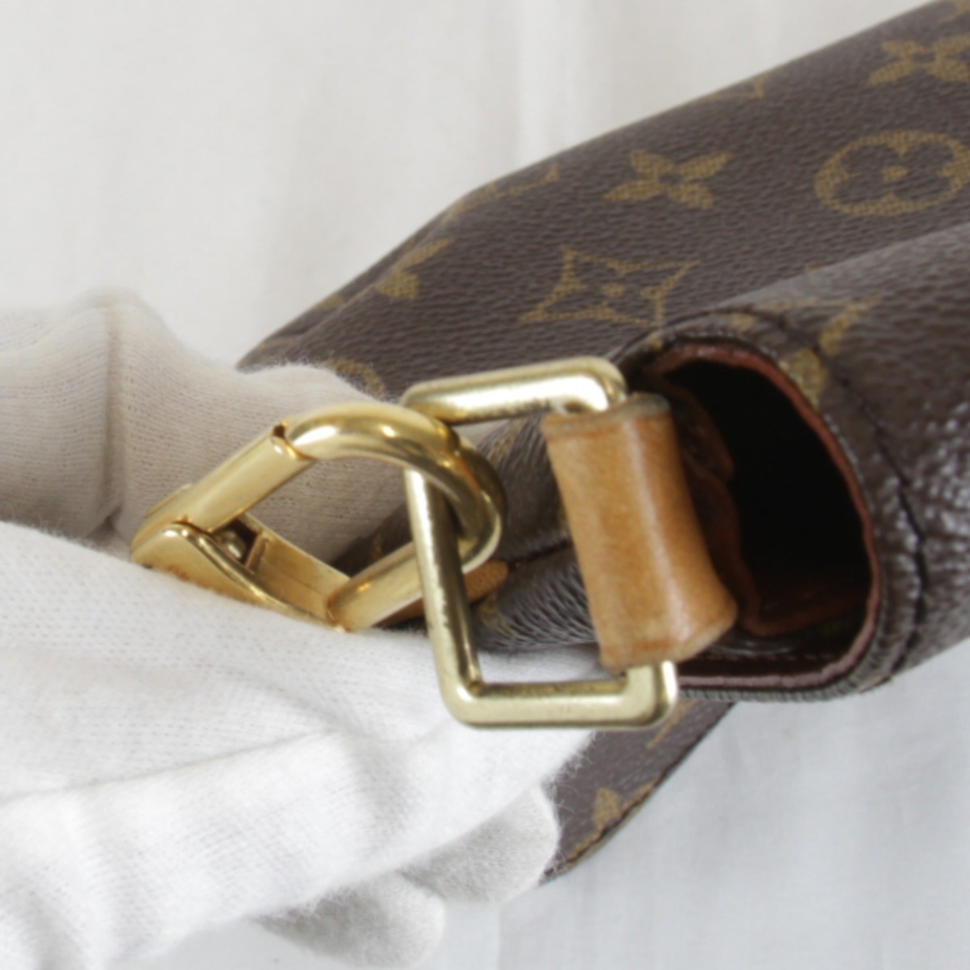 Louis Vuitton Monogram Monogram Canvas Shoulder Bag (Pre-Owned)