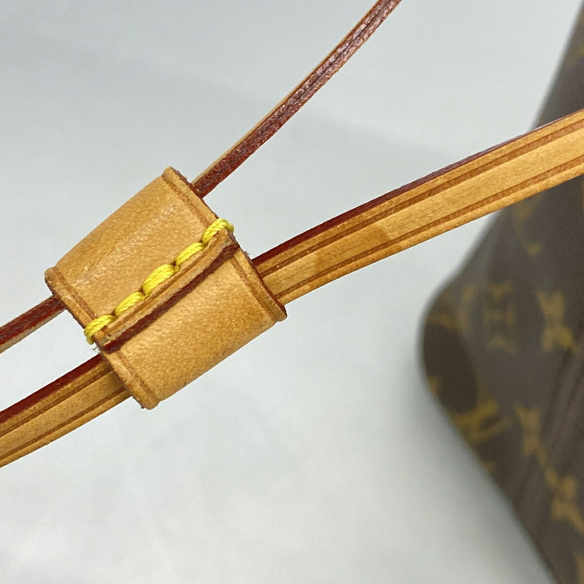 Louis Vuitton Brown Tote Bag (Pre-Owned)