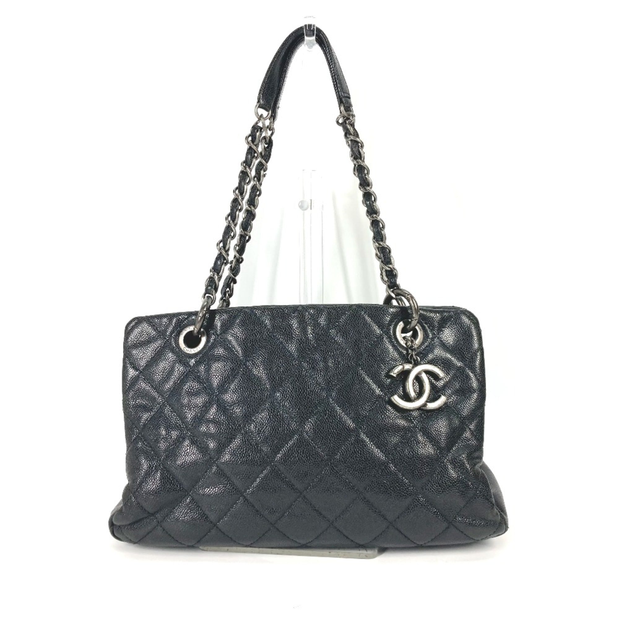 Chanel Black Leather Shoulder Bag (Pre-Owned)