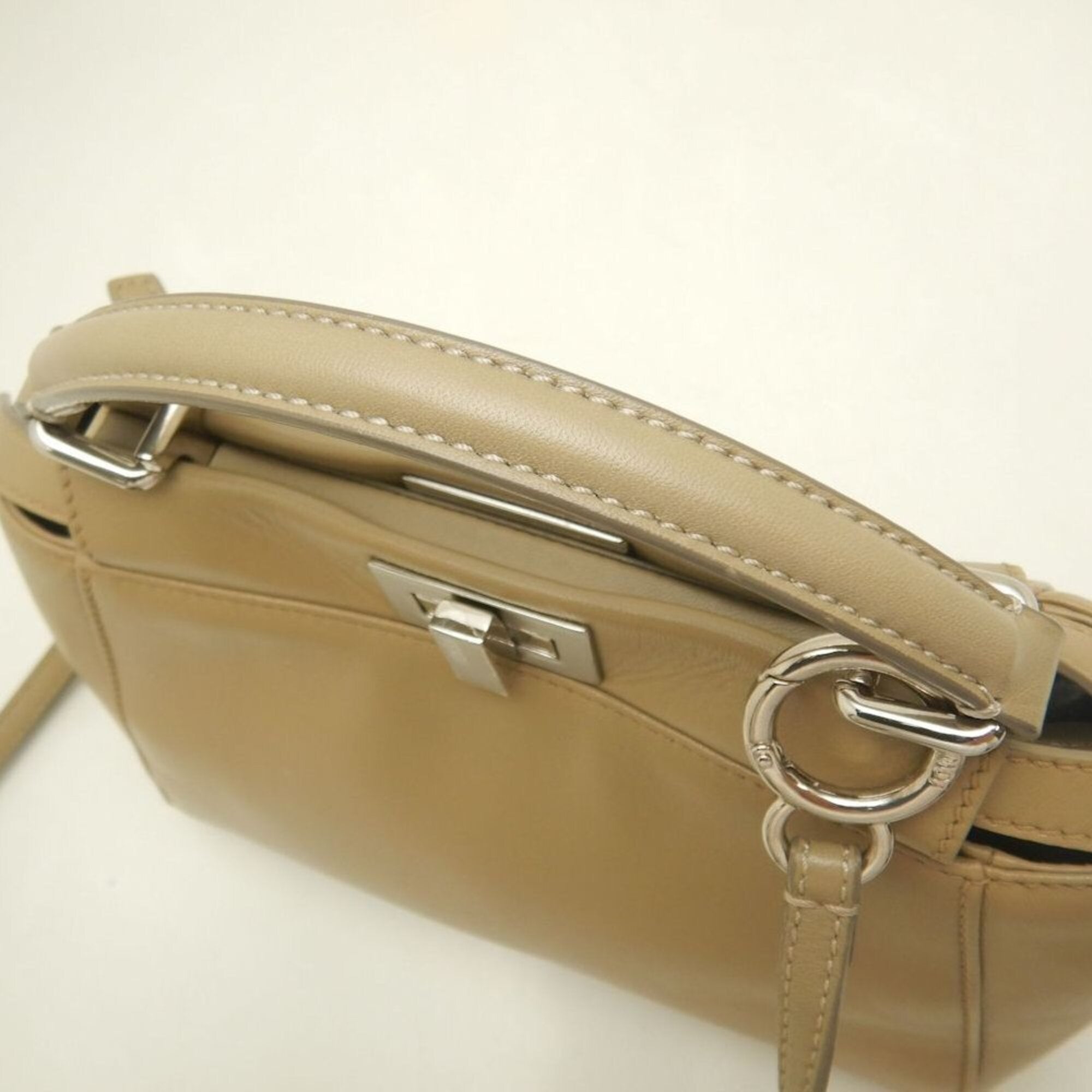 Fendi Beige Leather Handbag (Pre-Owned)