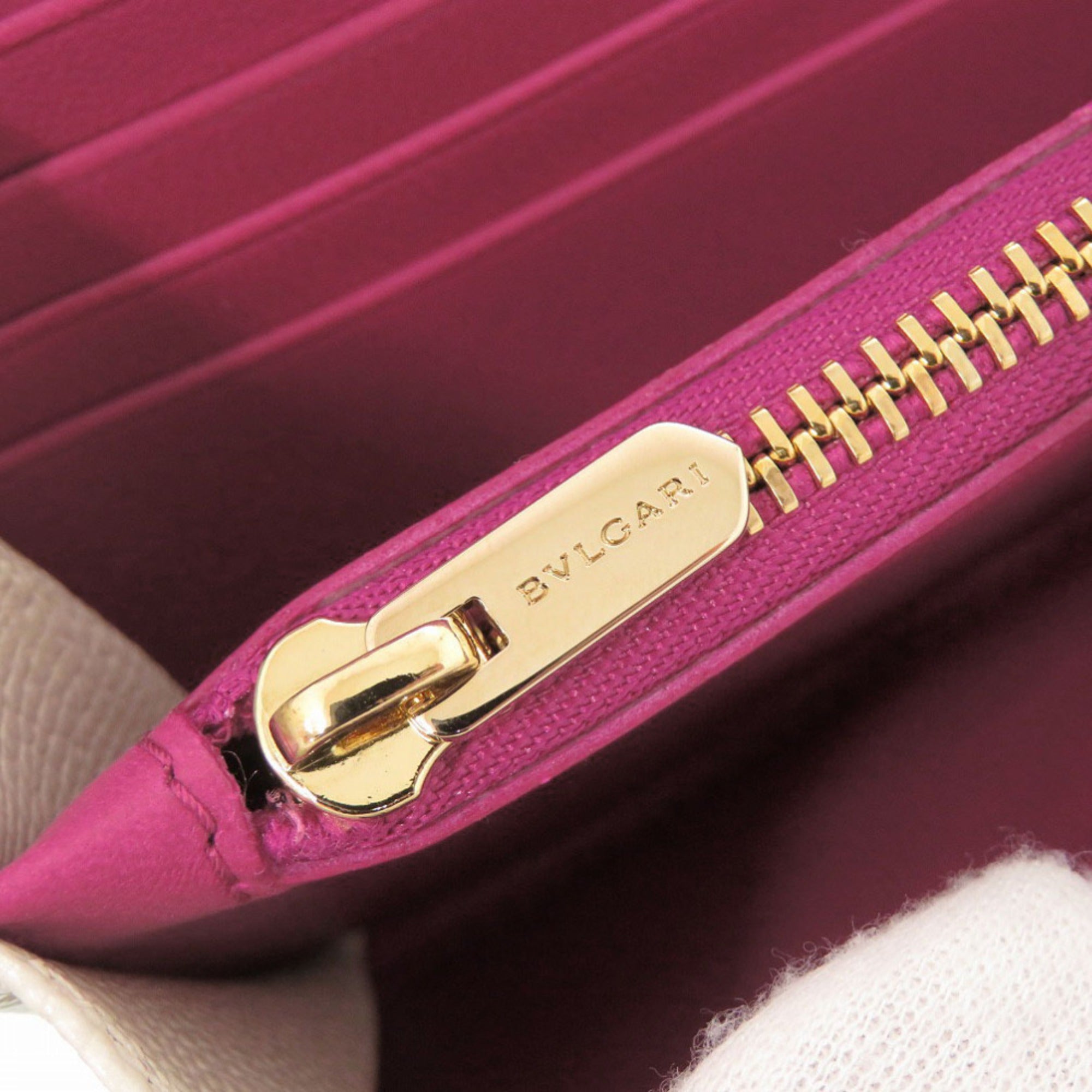 Bvlgari White Leather Long Wallet (Bi-Fold) (Pre-Owned)