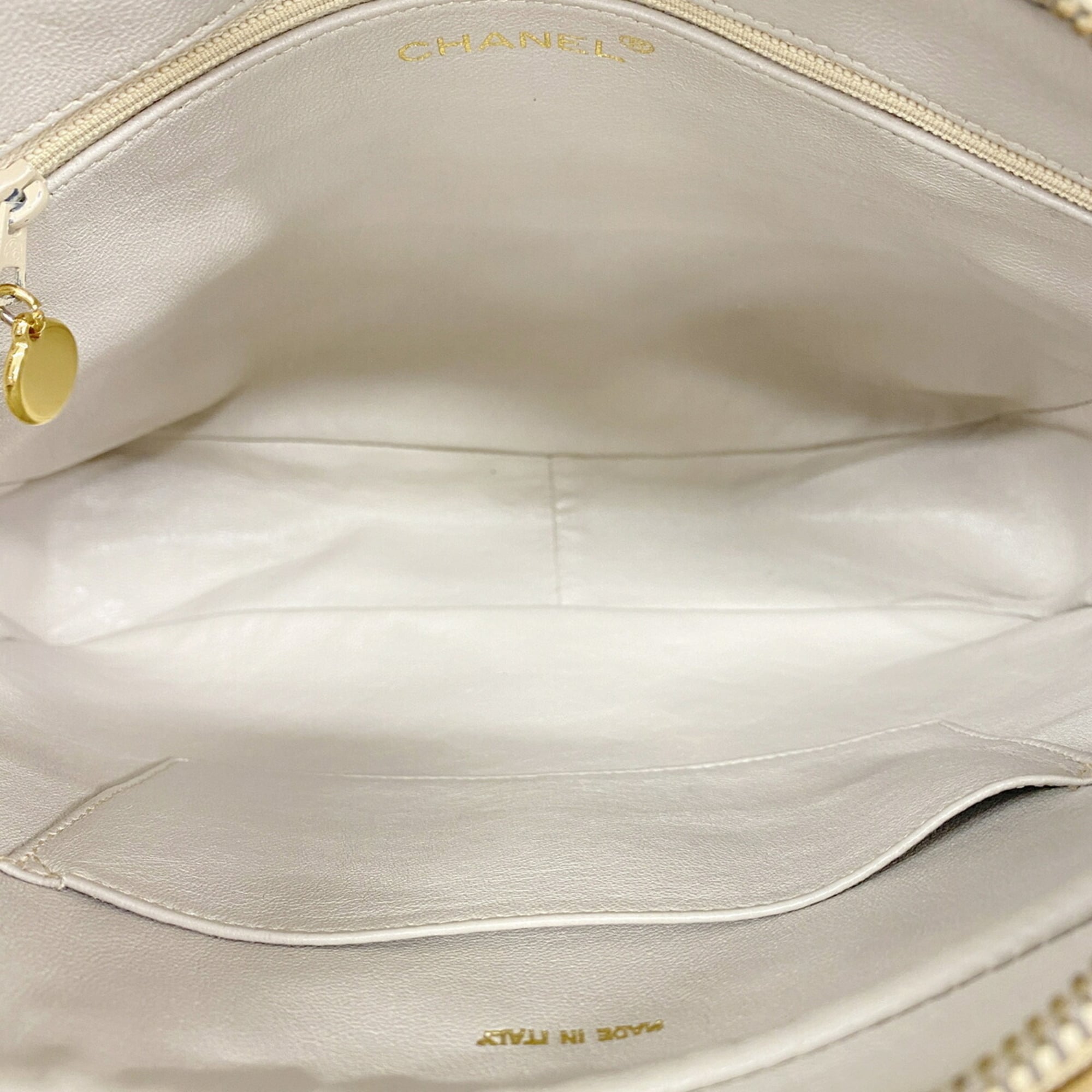 Chanel Beige Grained Calfskin Shoulder Bag (Pre-Owned)