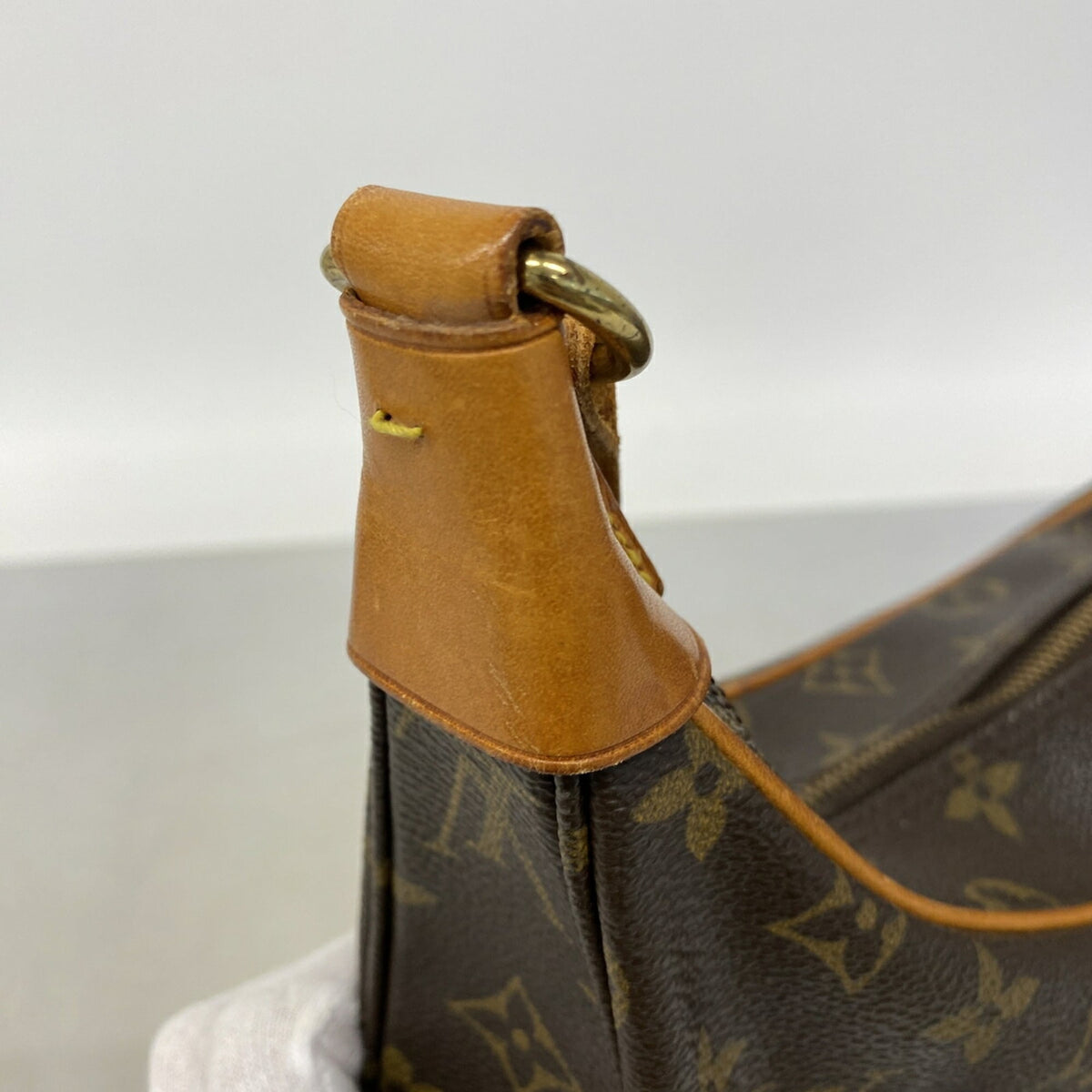 Louis Vuitton Brown Shoulder Bag (Pre-Owned)