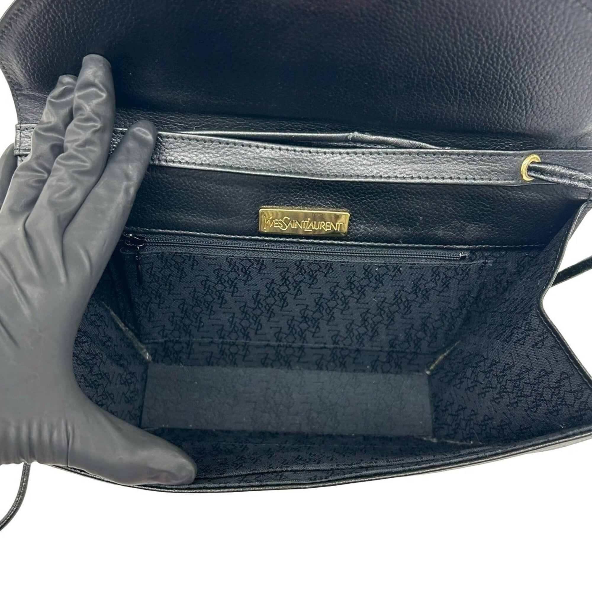 Yves Saint Laurent Black Leather Shoulder Bag (Pre-Owned)