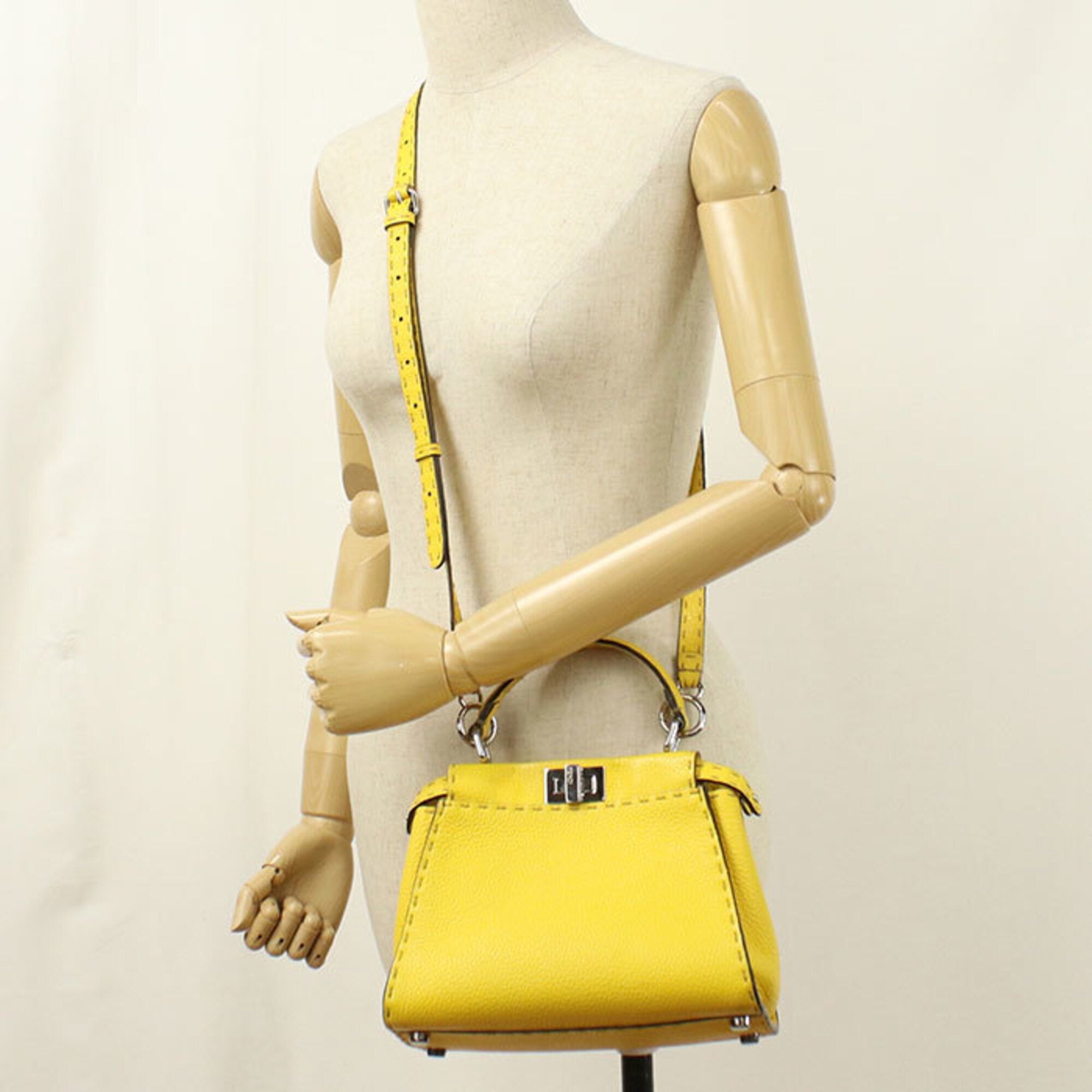 Fendi Yellow Leather Handbag (Pre-Owned)