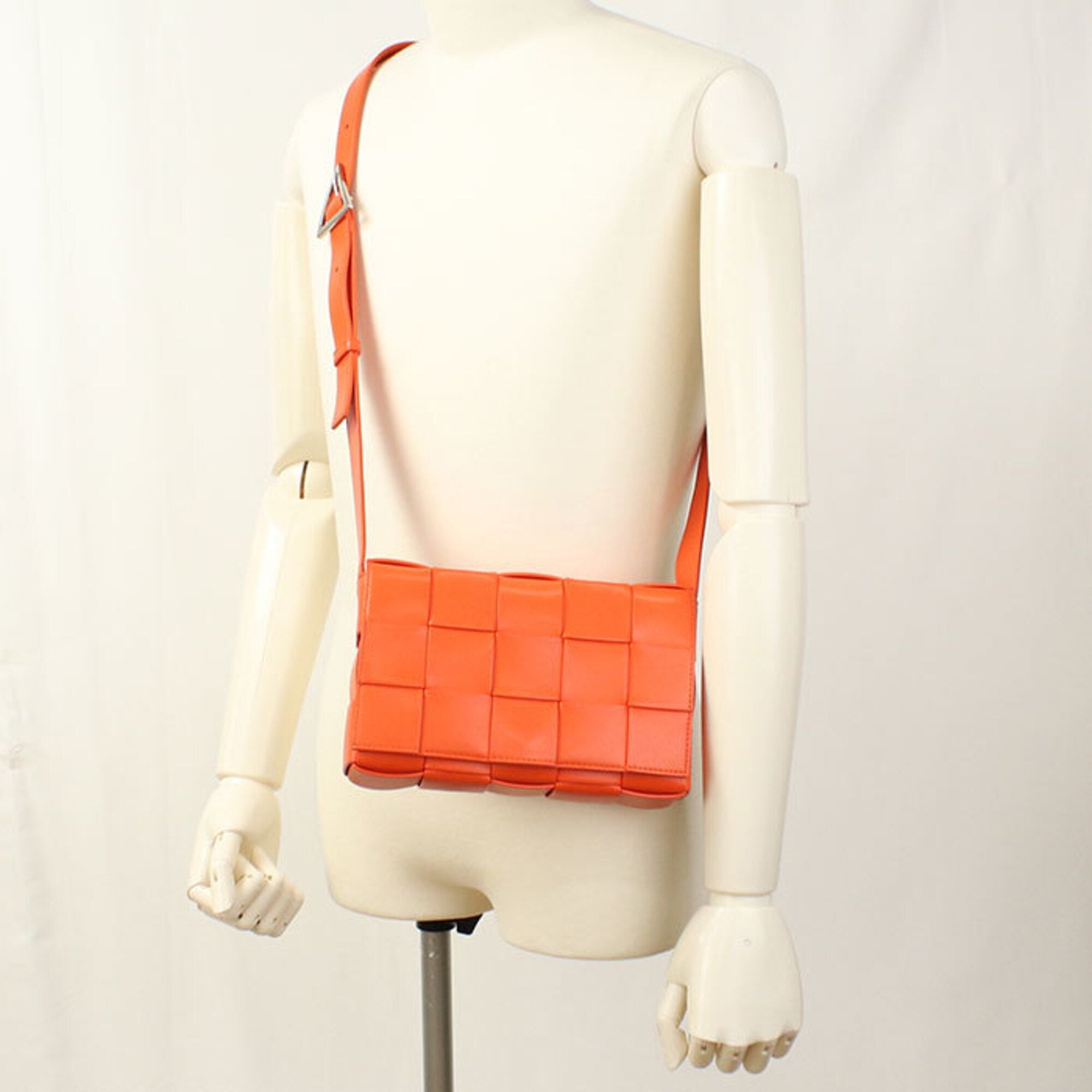 Bottega Veneta Orange Leather Shoulder Bag (Pre-Owned)