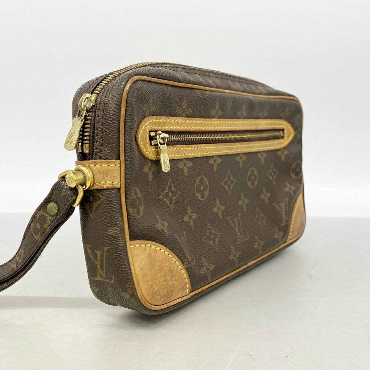 Louis Vuitton Brown Clutch Bag (Pre-Owned)
