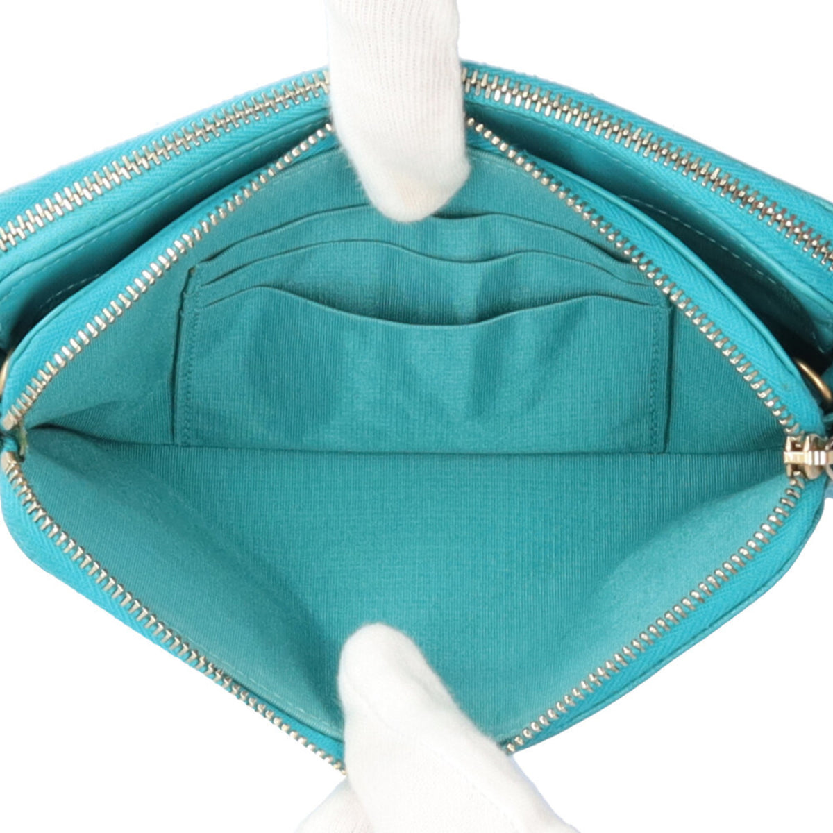 Chanel Boy Chanel Green Turquoise Grained Calfskin Handbag Shoulder Bag (Pre-Owned)
