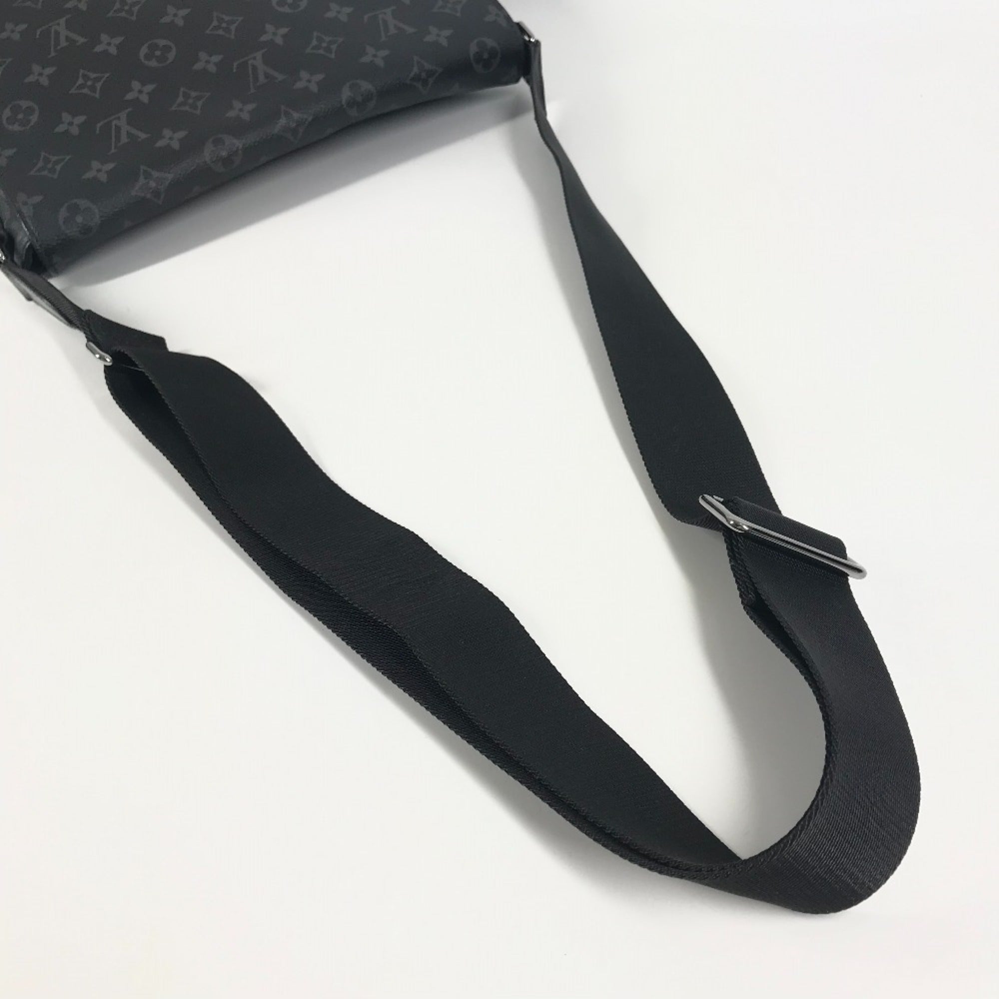 Louis Vuitton Black Monogram Eclipse Monogram Eclipse Messenger Bag Shoulder Bag (Pre-Owned)