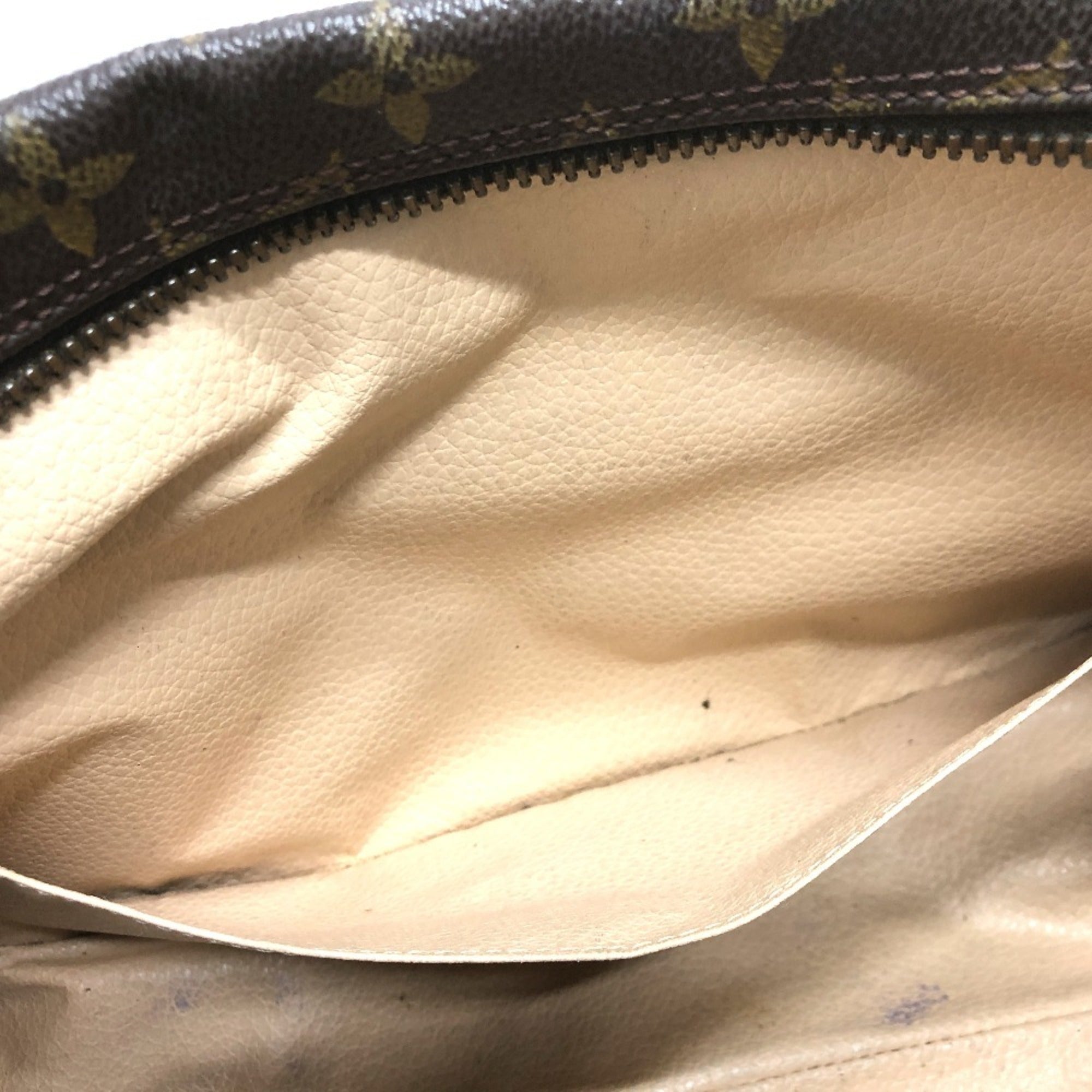 Louis Vuitton Brown Monogram Monogram Pouch (Pre-Owned)