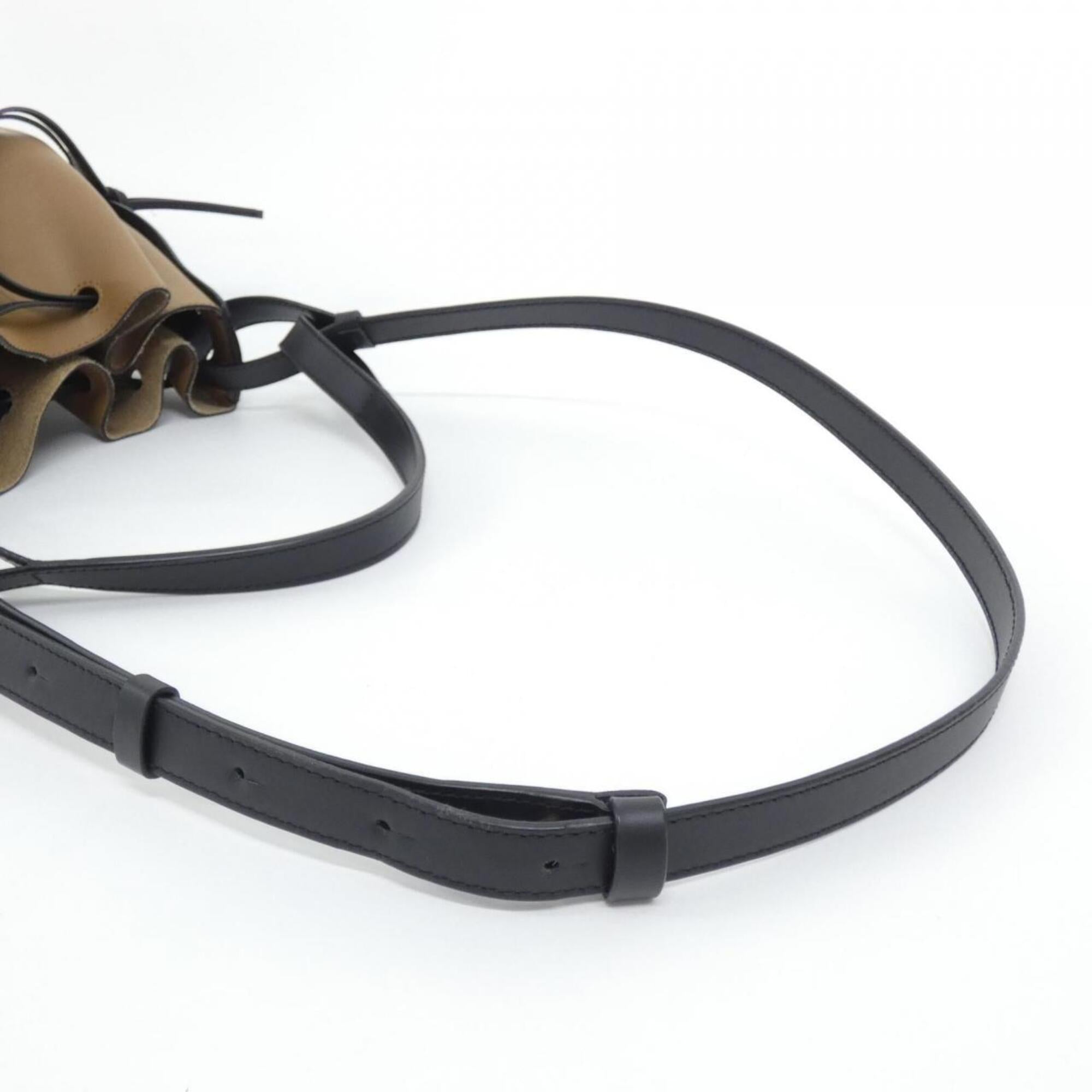 Loewe Black Leather Shoulder Bag (Pre-Owned)