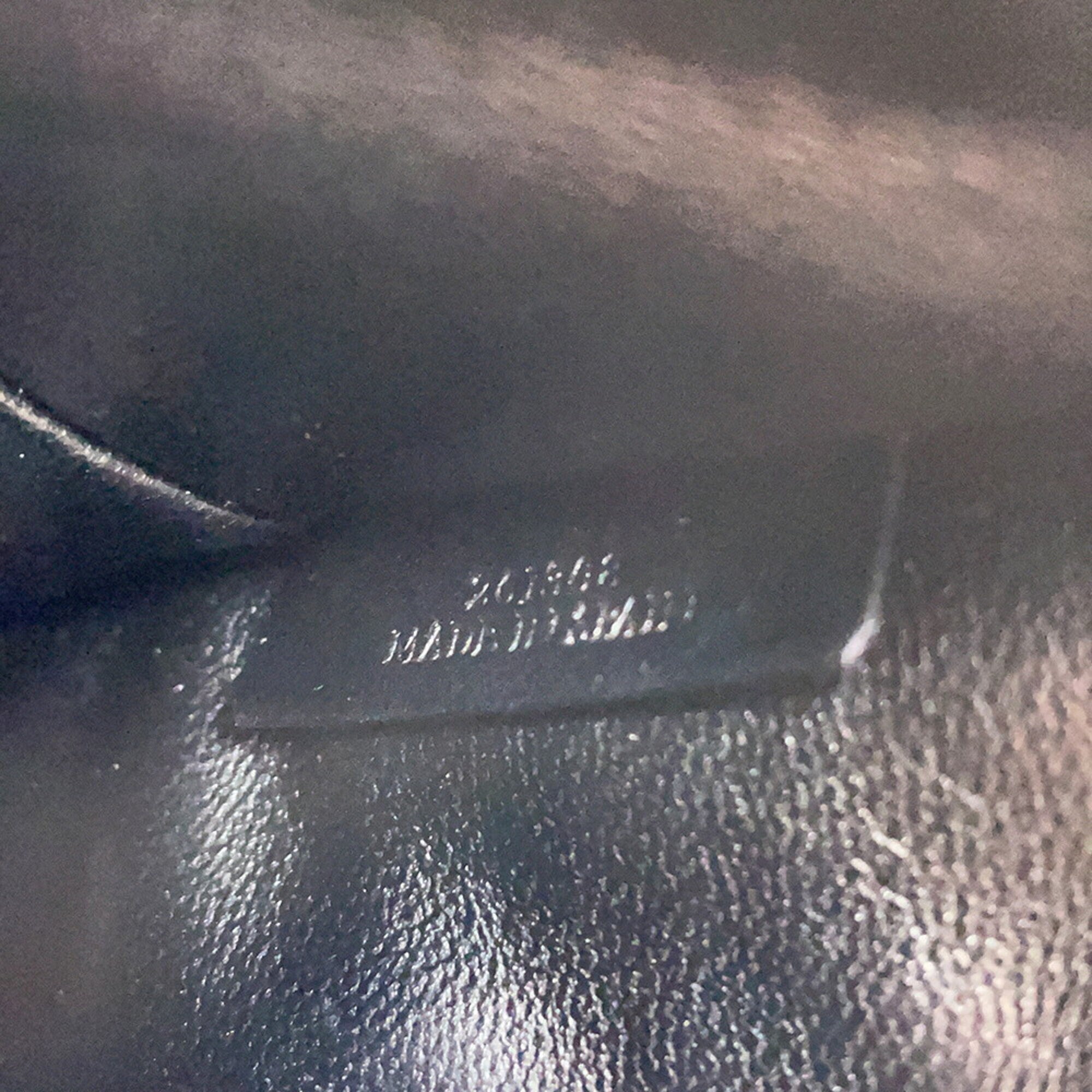 Loewe Amazona Black White Leather Handbag (Pre-Owned)