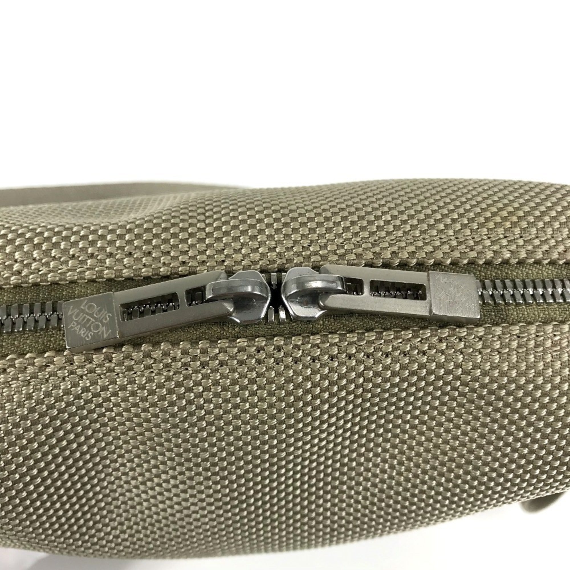 Louis Vuitton Gray Sable Damier Geant Canvas Pochette Shoulder Bag (Pre-Owned)
