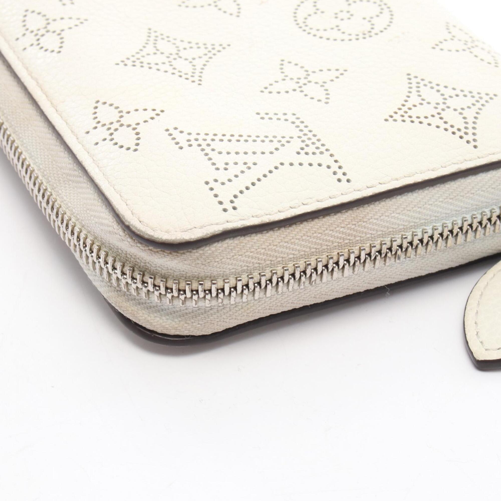 Louis Vuitton Blanc White Mahina Leather Leather Long Wallet (Bi-Fold) (Pre-Owned)