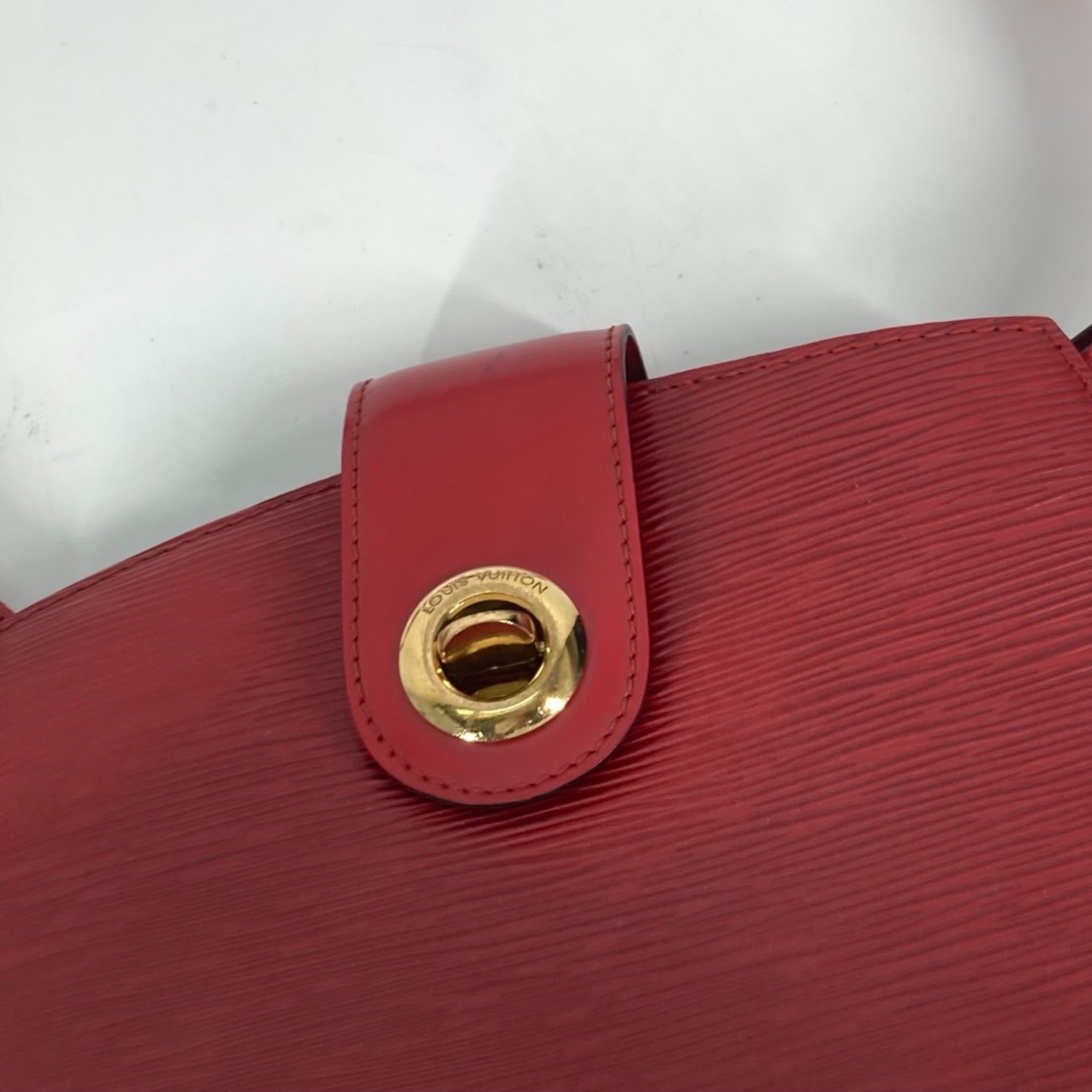 Louis Vuitton Castilian Red Red Color Epi Leather Shoulder Bag (Pre-Owned)